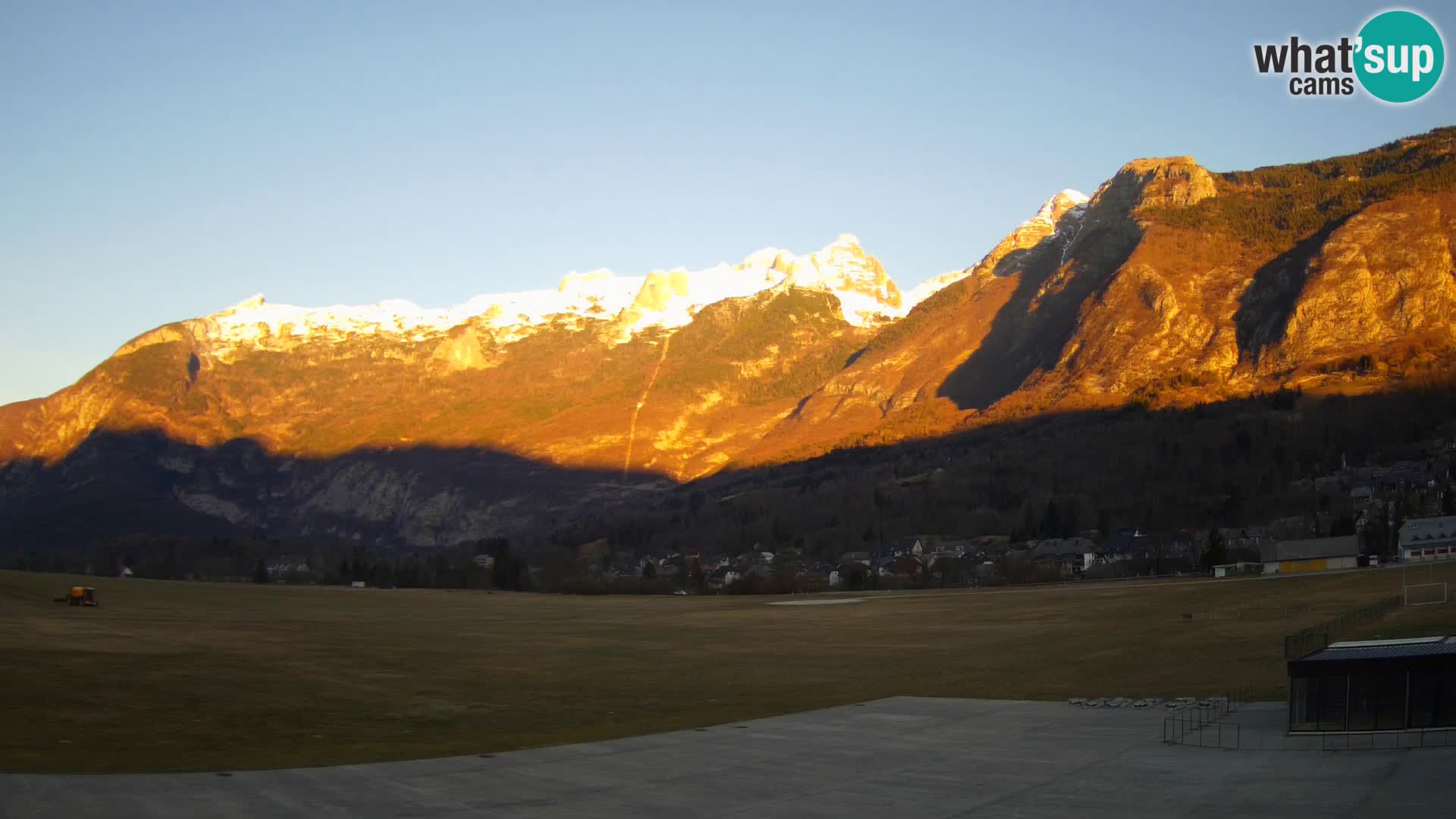 Webcam en direct Aéroport de Bovec – Vue sur Kanin