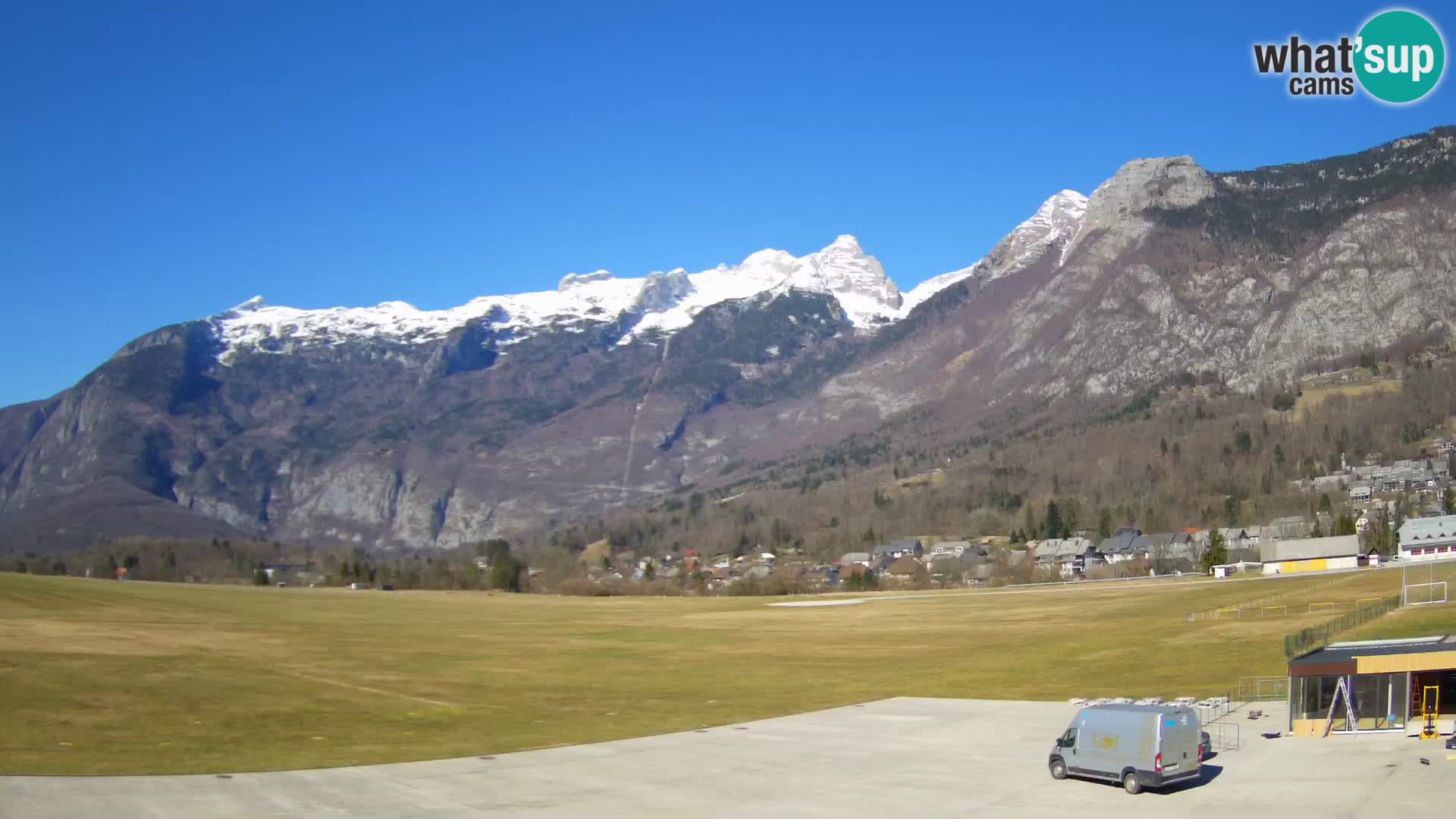 Live webcam Bovec airport – View to Kanin