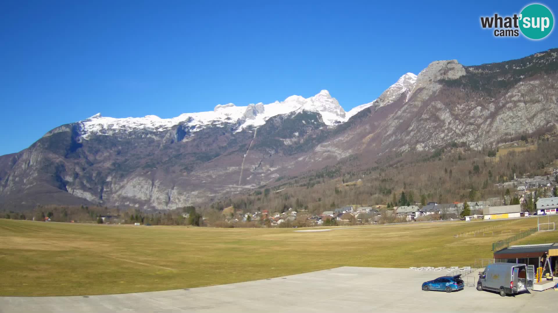 Webcam en direct Aéroport de Bovec – Vue sur Kanin