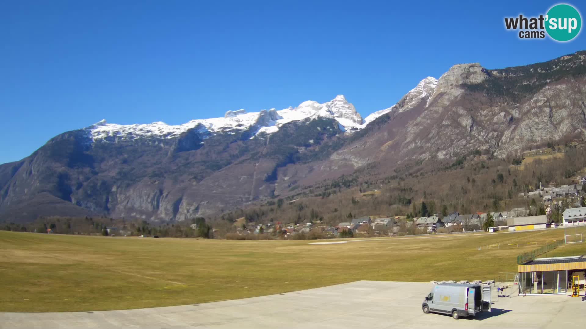 Cámara web en vivo Aeropuerto de Bovec – Vista a Kanin