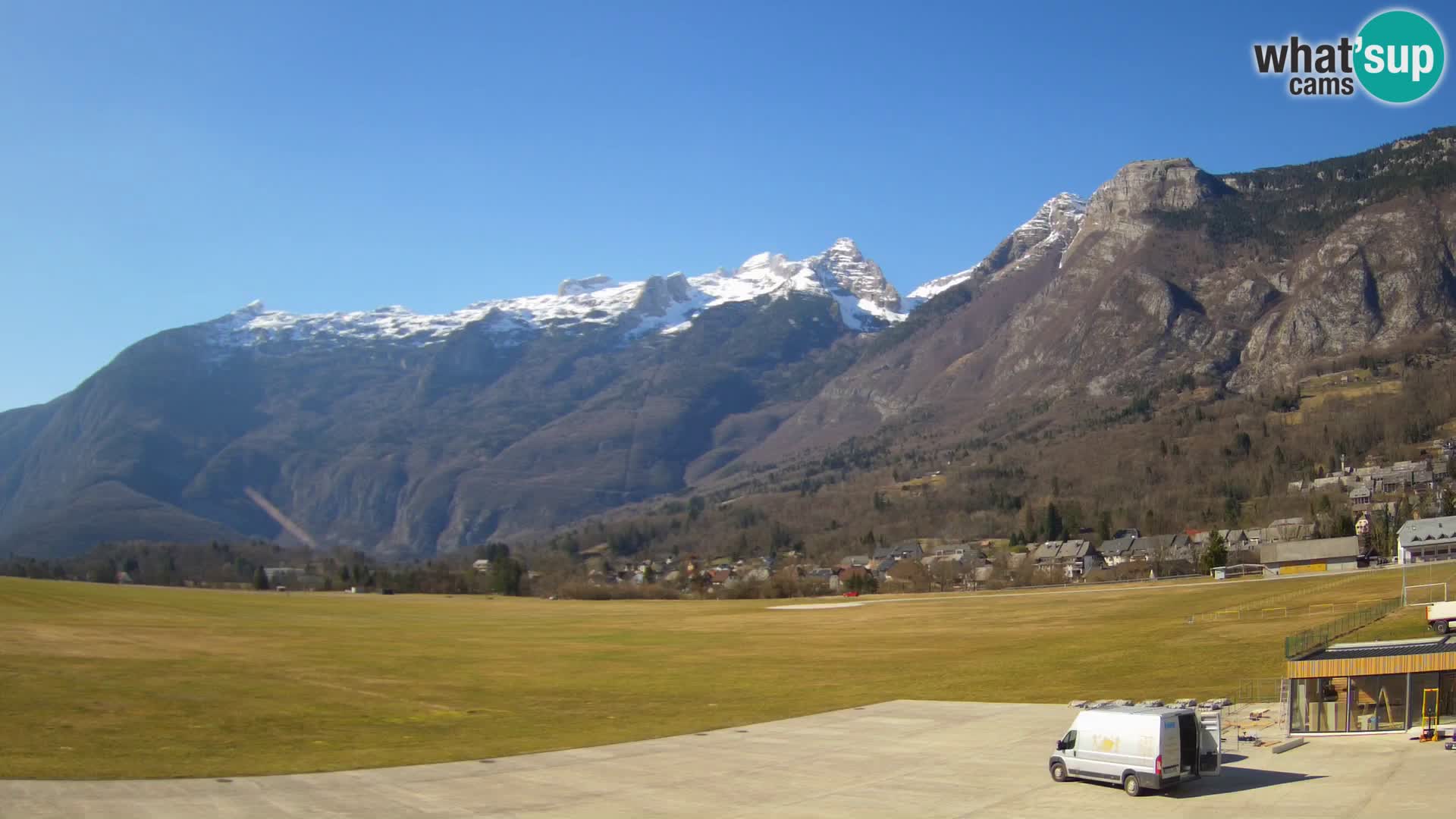 Cámara web en vivo Aeropuerto de Bovec – Vista a Kanin