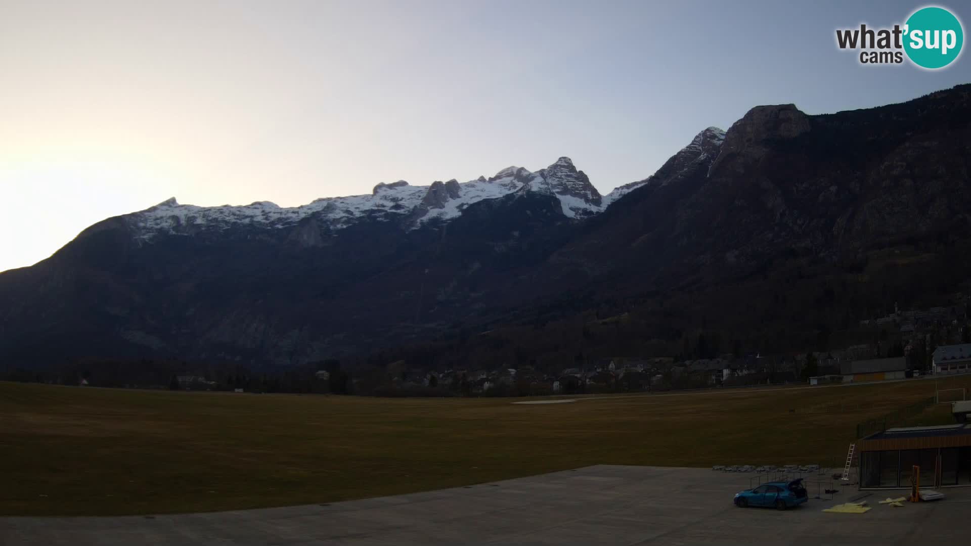 Cámara web en vivo Aeropuerto de Bovec – Vista a Kanin