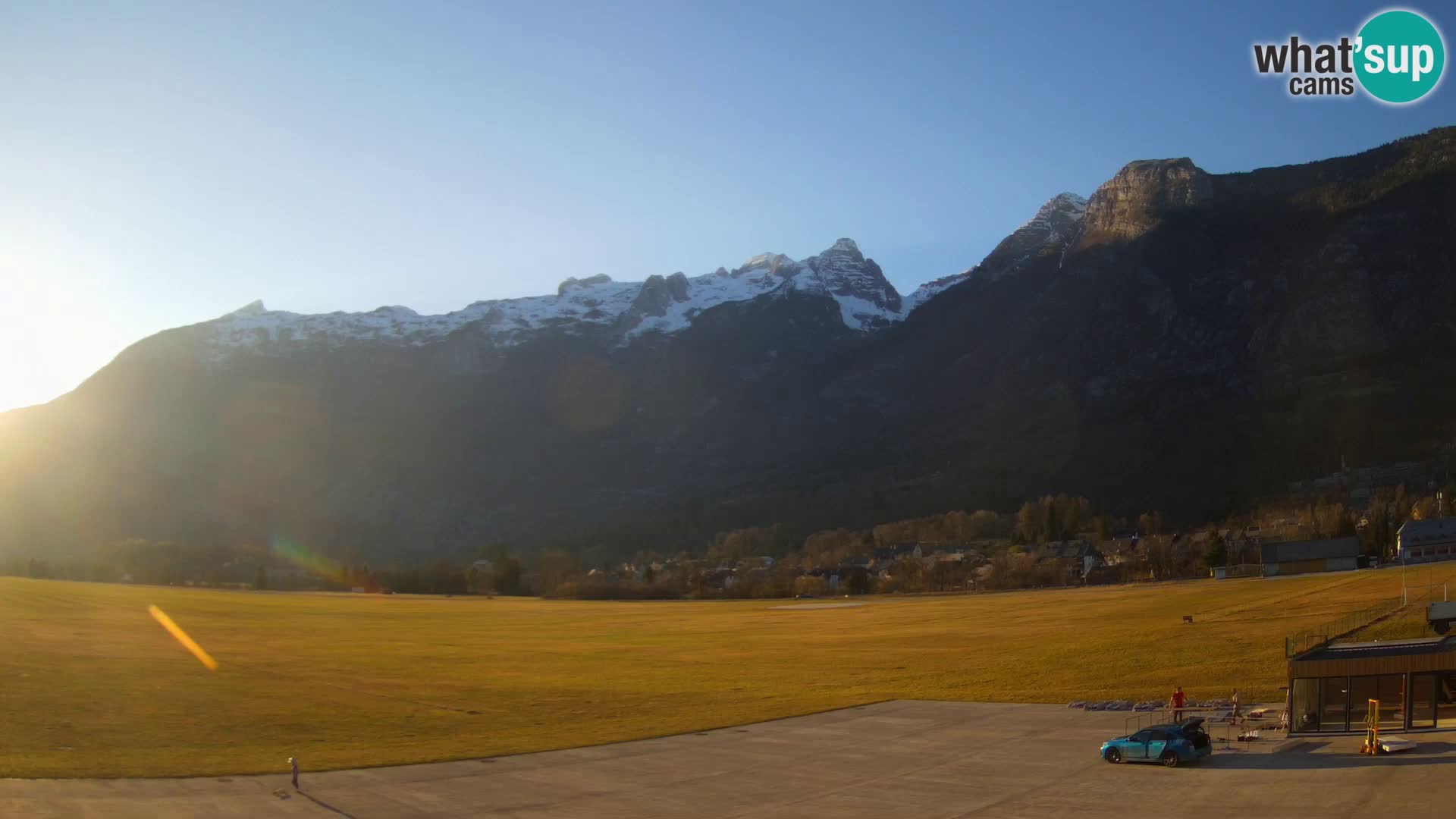 Cámara web en vivo Aeropuerto de Bovec – Vista a Kanin