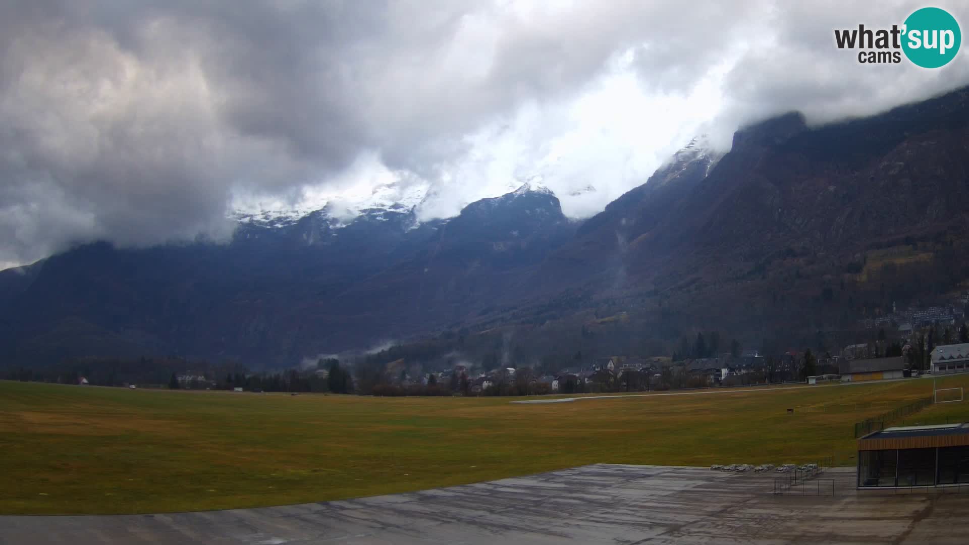 Live webcam Bovec airport – View to Kanin