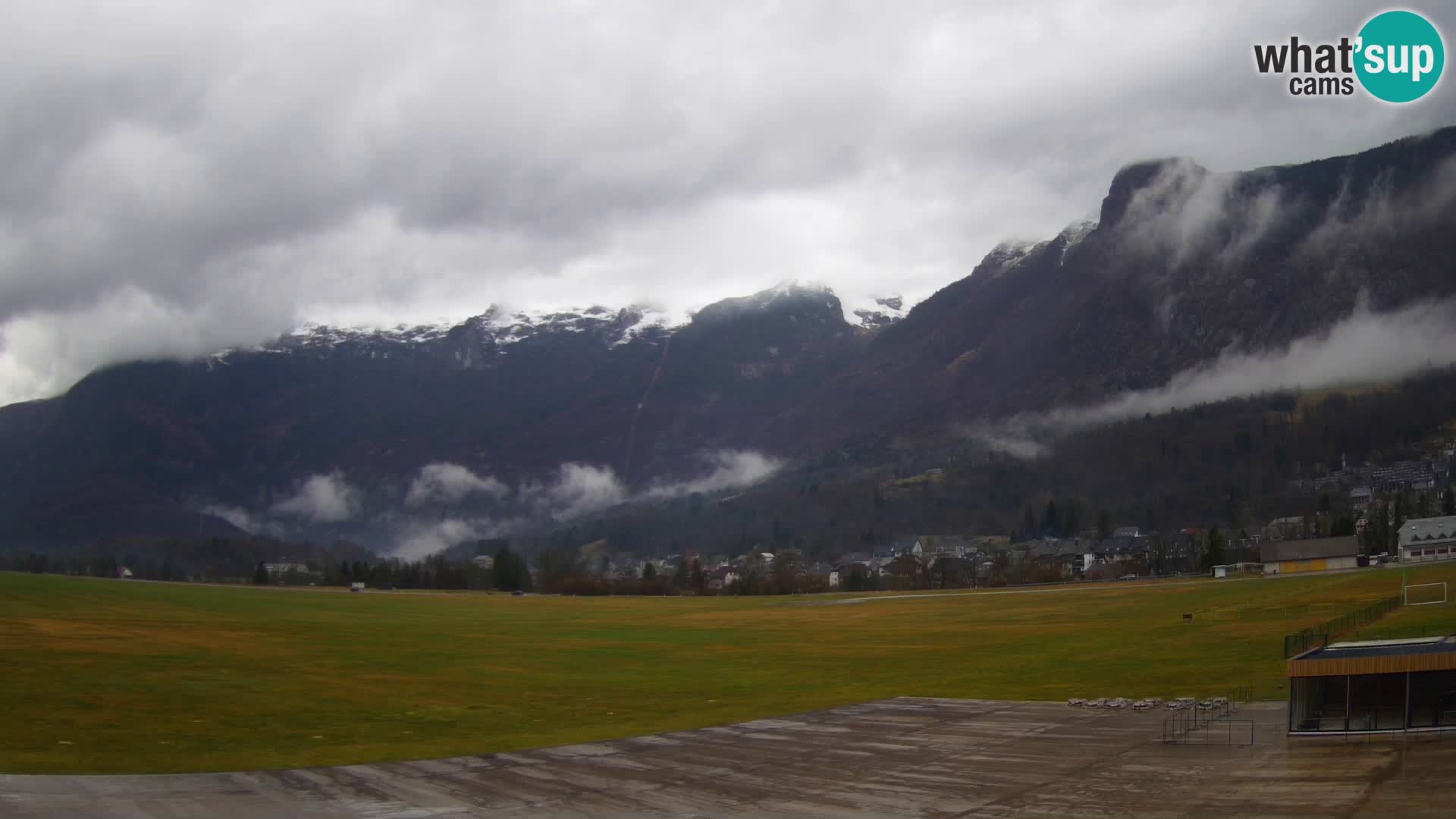 Cámara web en vivo Aeropuerto de Bovec – Vista a Kanin