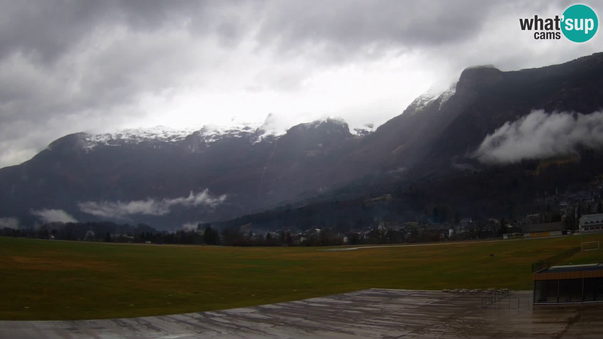 Live webcam Bovec airport – View to Kanin