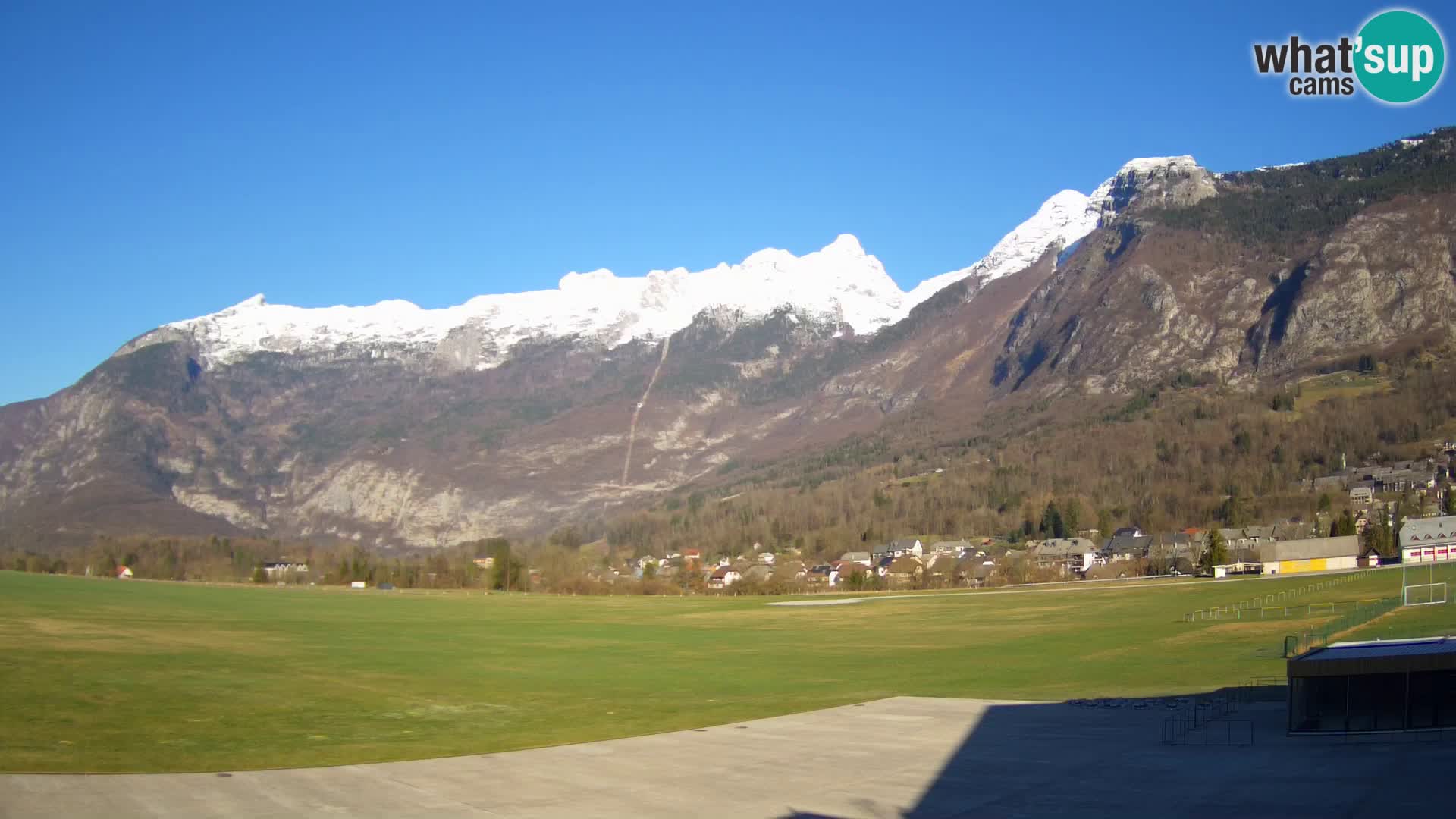 Cámara web en vivo Aeropuerto de Bovec – Vista a Kanin