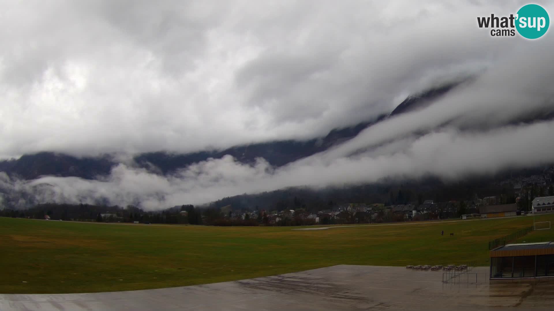 Webcam en direct Aéroport de Bovec – Vue sur Kanin