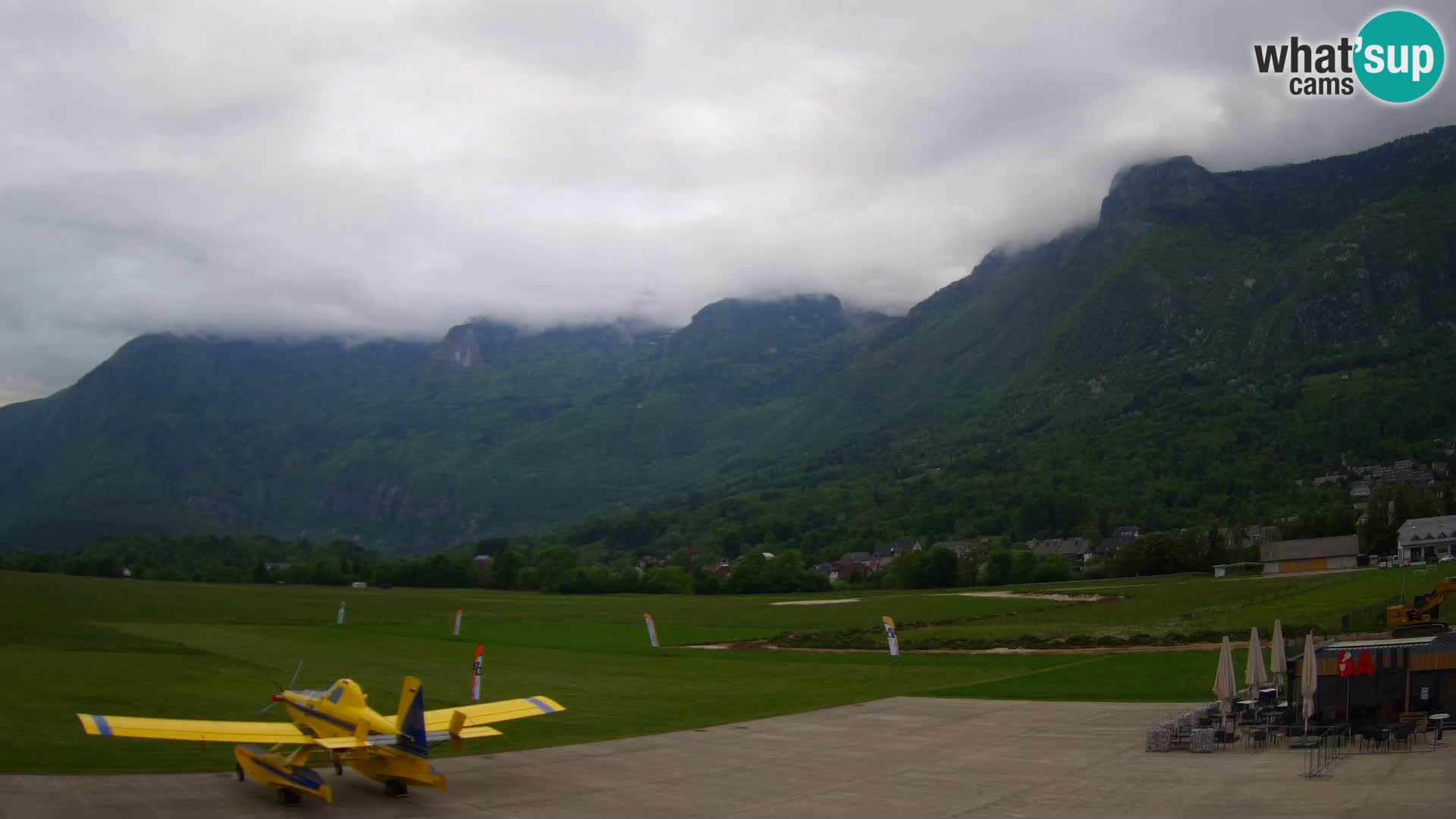 Web kamera uživo Zračna luka Bovec – Pogled na Kanin