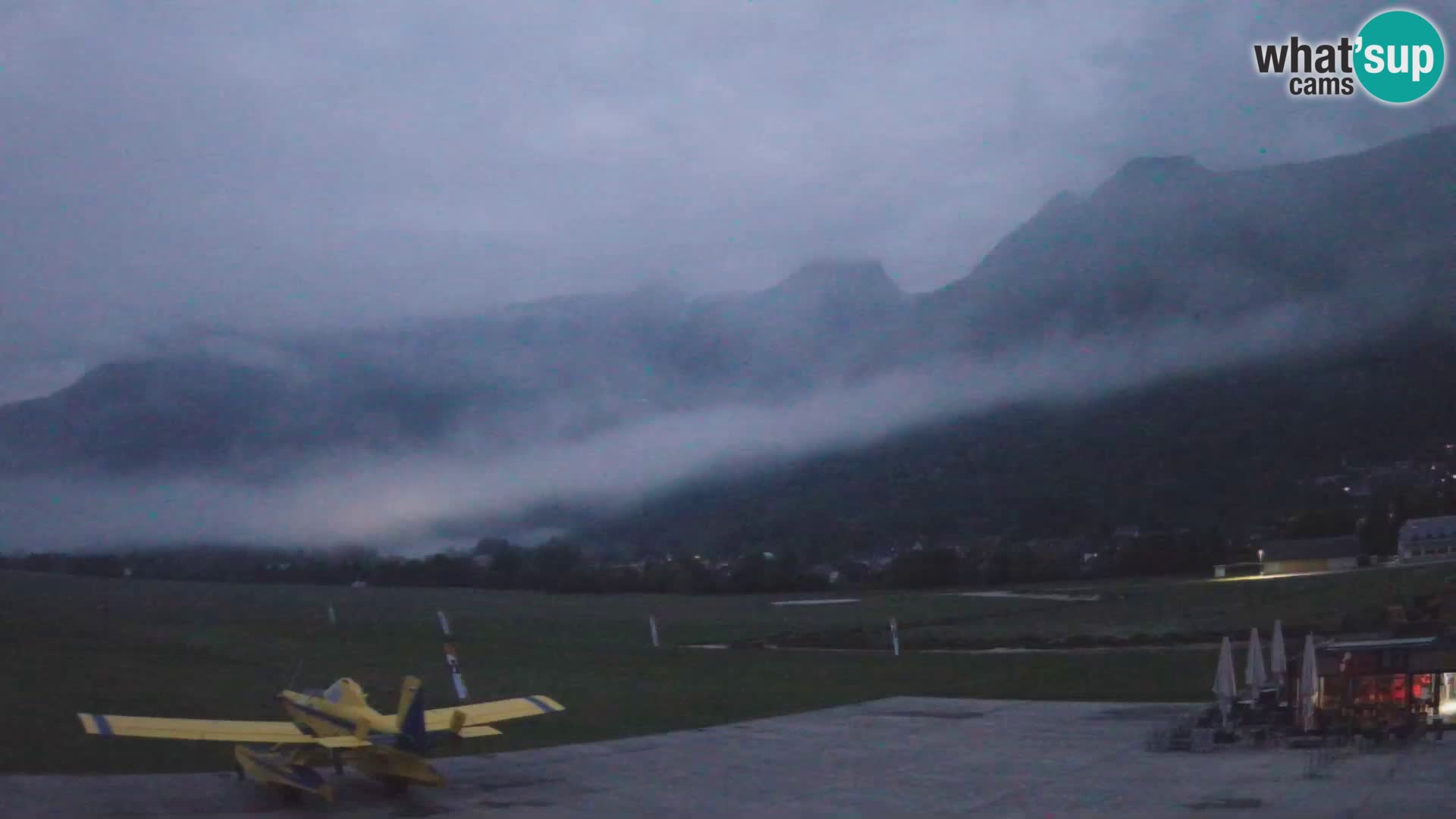 Web kamera uživo Zračna luka Bovec – Pogled na Kanin