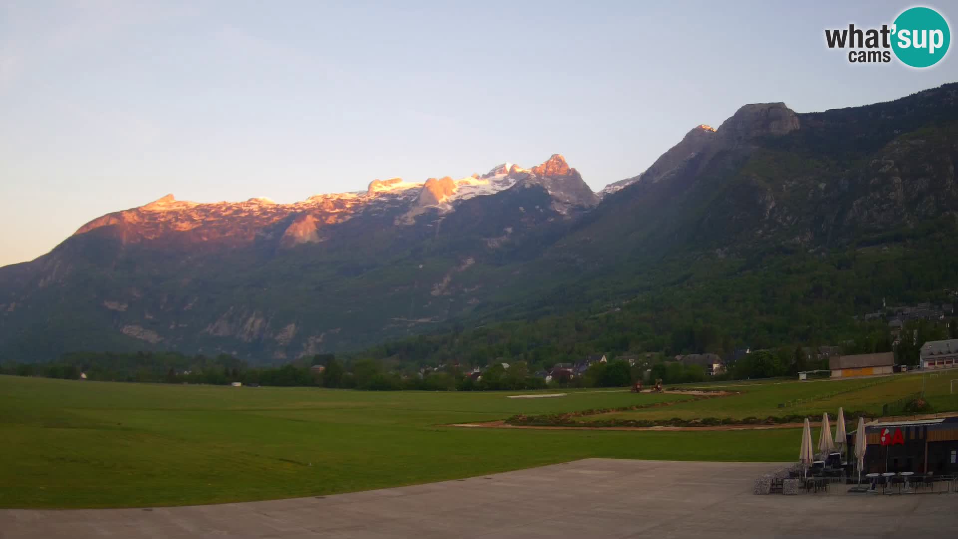 Live webcam Bovec airport – View to Kanin