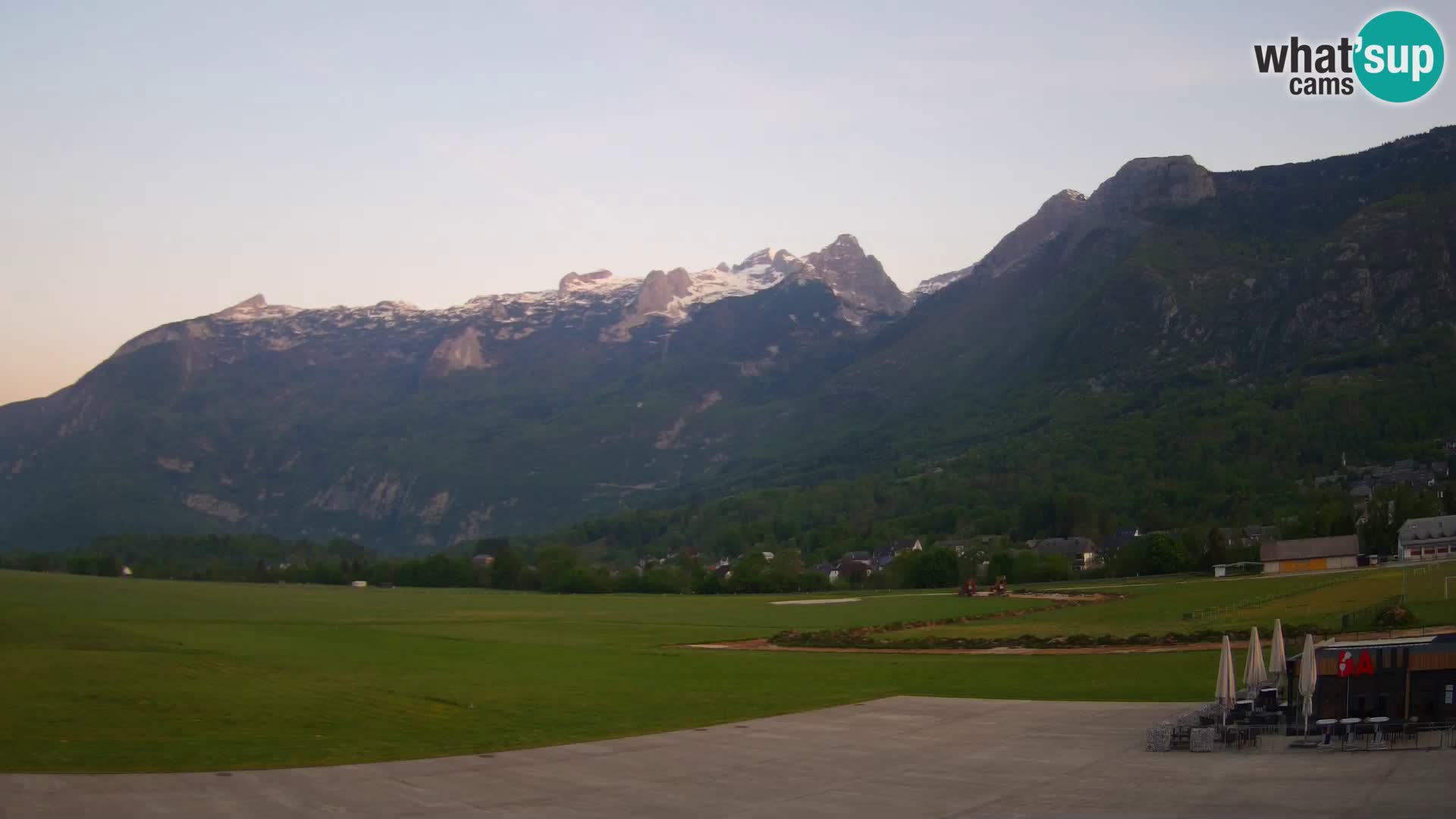 Live webcam Bovec airport – View to Kanin