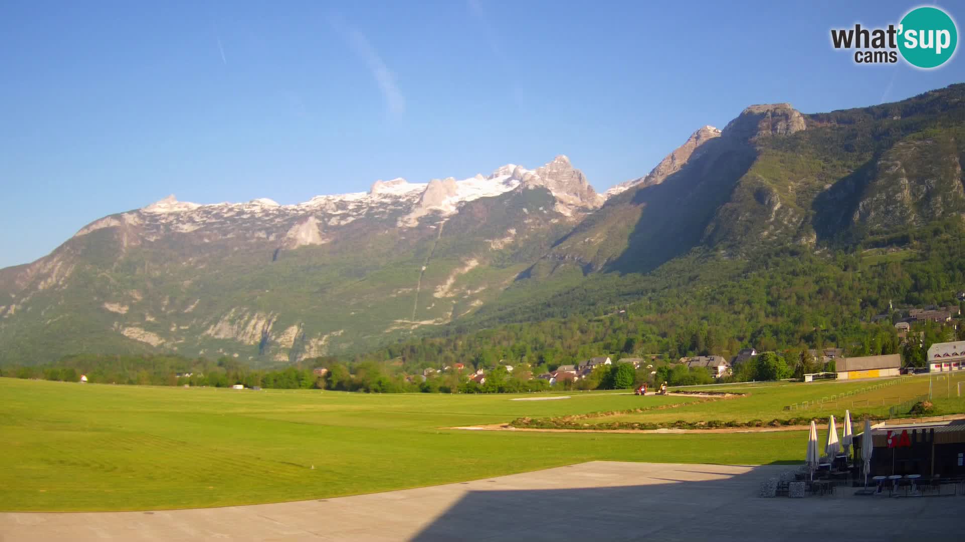 Live webcam Bovec airport – View to Kanin