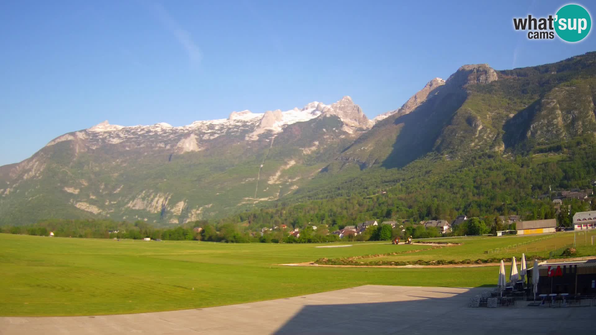 Live webcam Bovec airport – View to Kanin