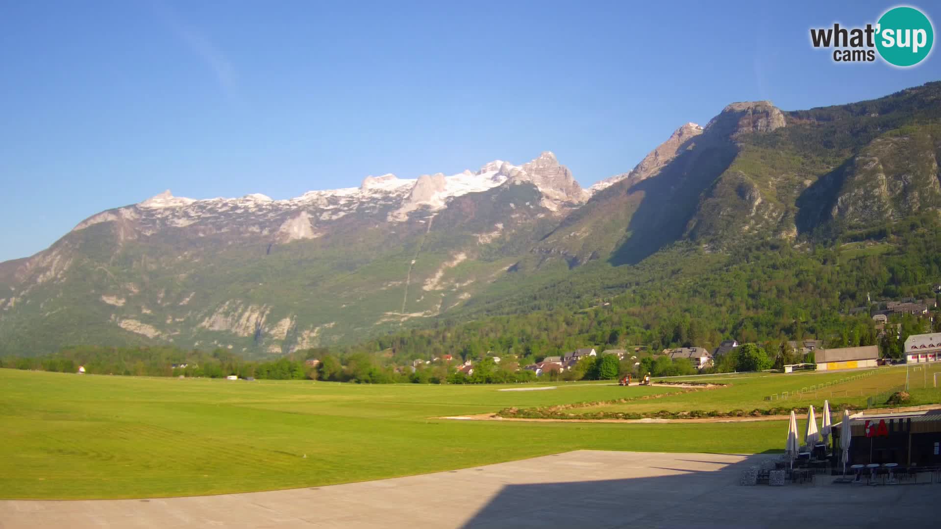 Cámara web en vivo Aeropuerto de Bovec – Vista a Kanin