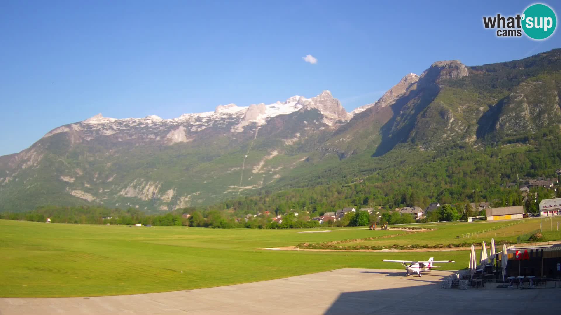 Webcam en direct Aéroport de Bovec – Vue sur Kanin