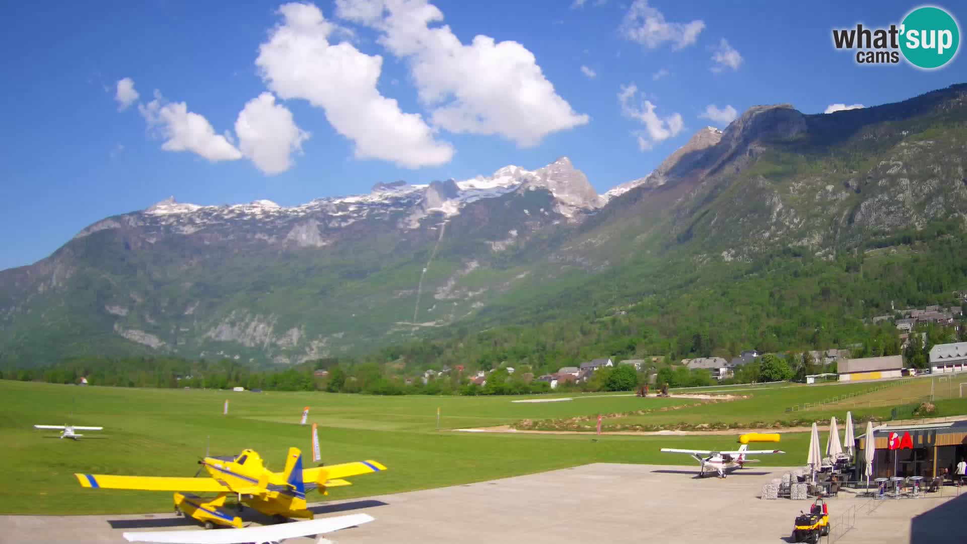 Spletna kamera letališče Bovec – pogled proti Kaninu