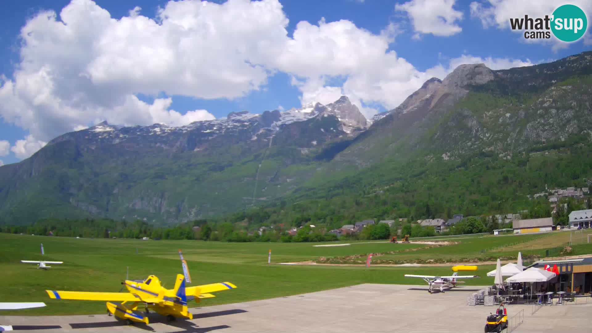 Live webcam Bovec airport – View to Kanin