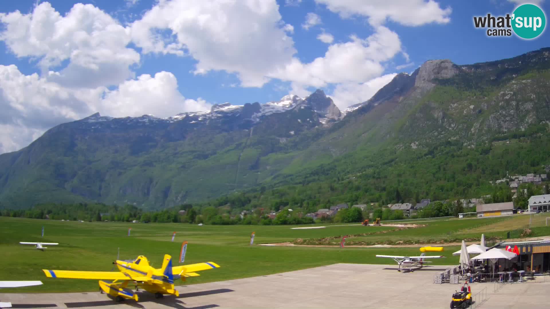 Live webcam Bovec airport – View to Kanin