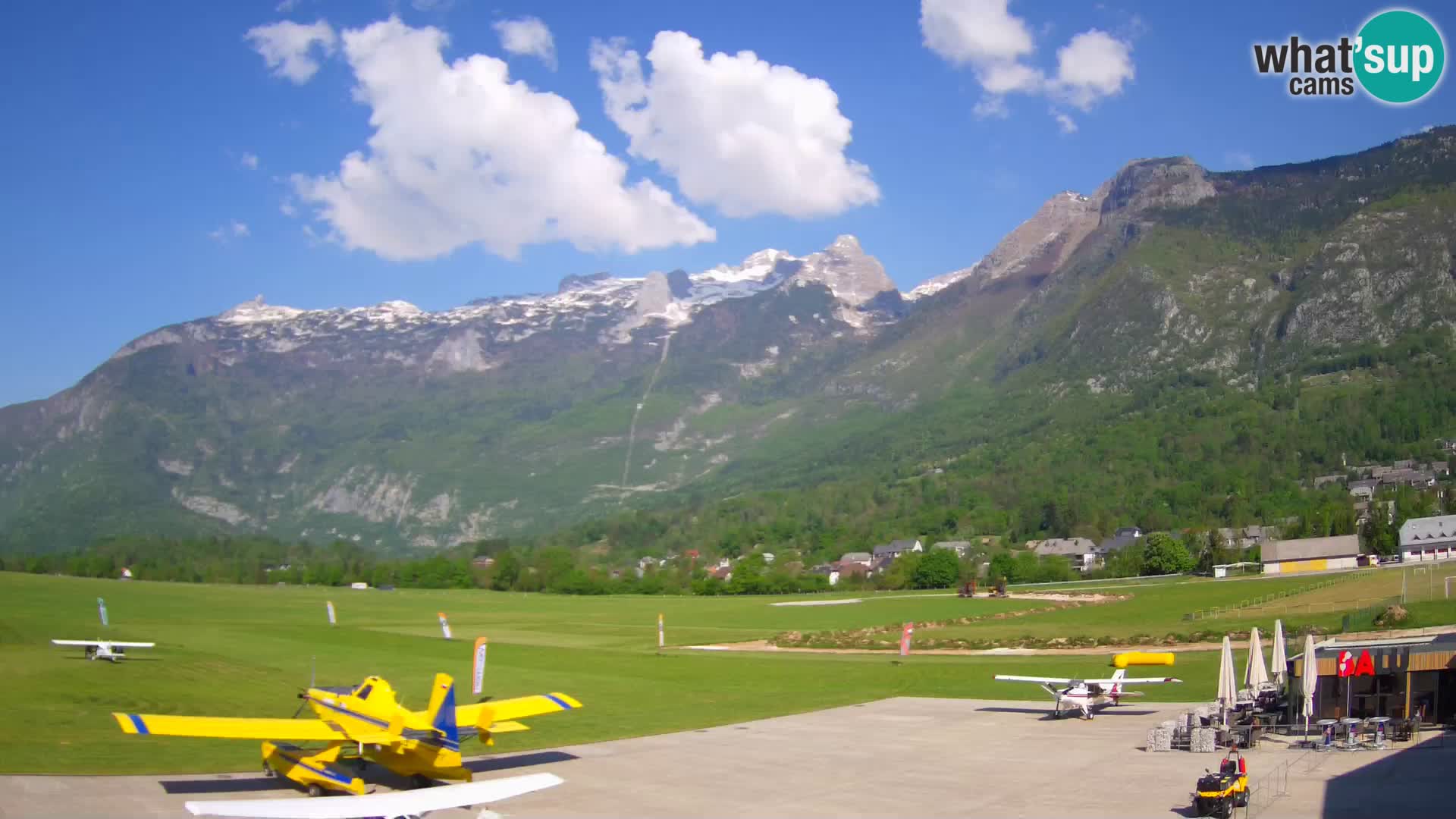 Spletna kamera letališče Bovec – pogled proti Kaninu
