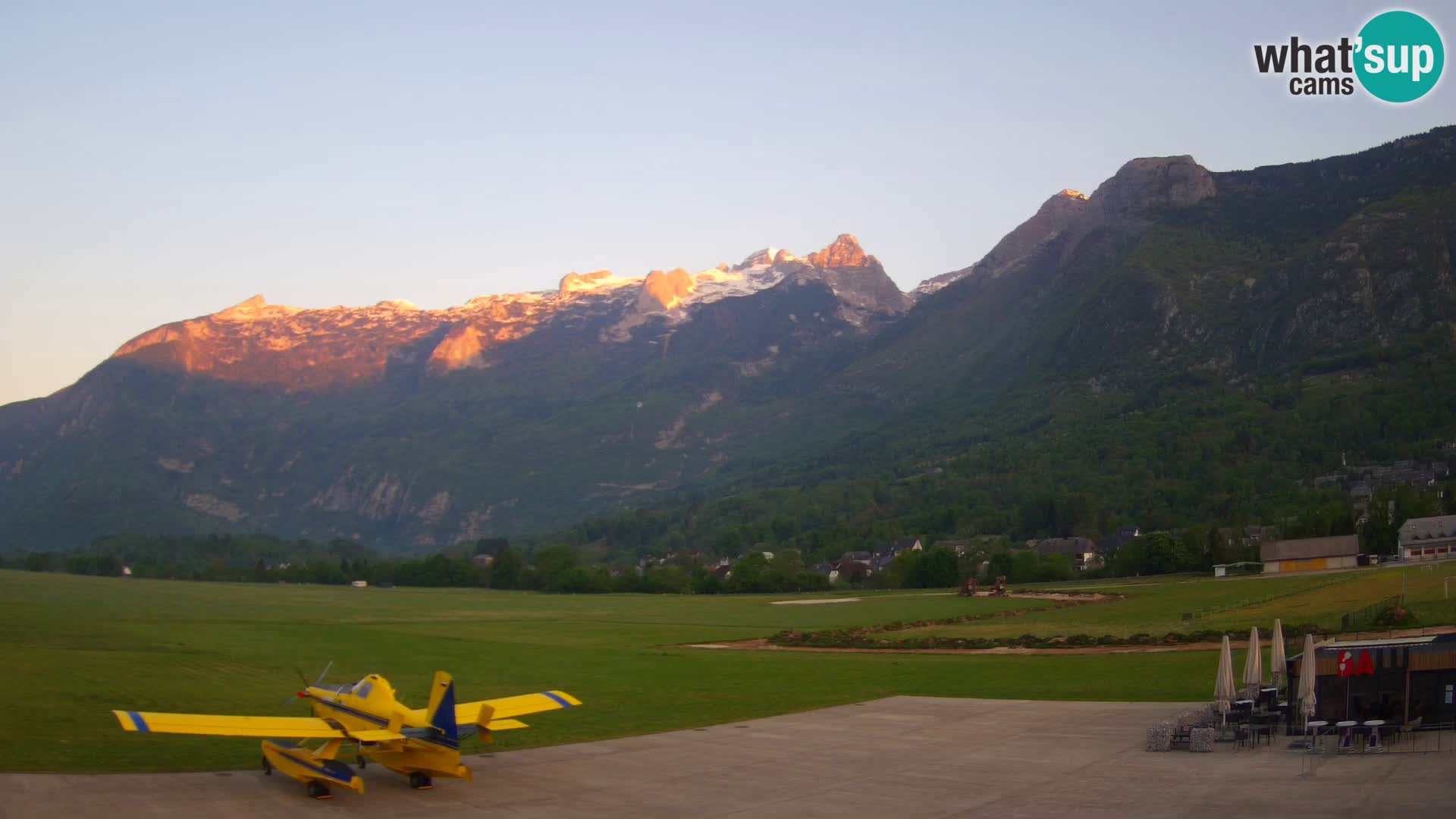Live webcam Bovec airport – View to Kanin