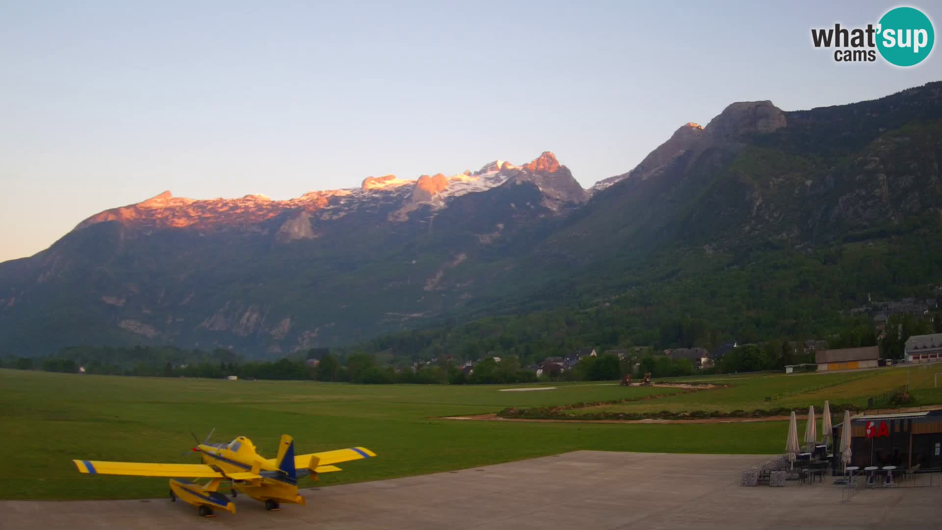 Live webcam Bovec airport – View to Kanin