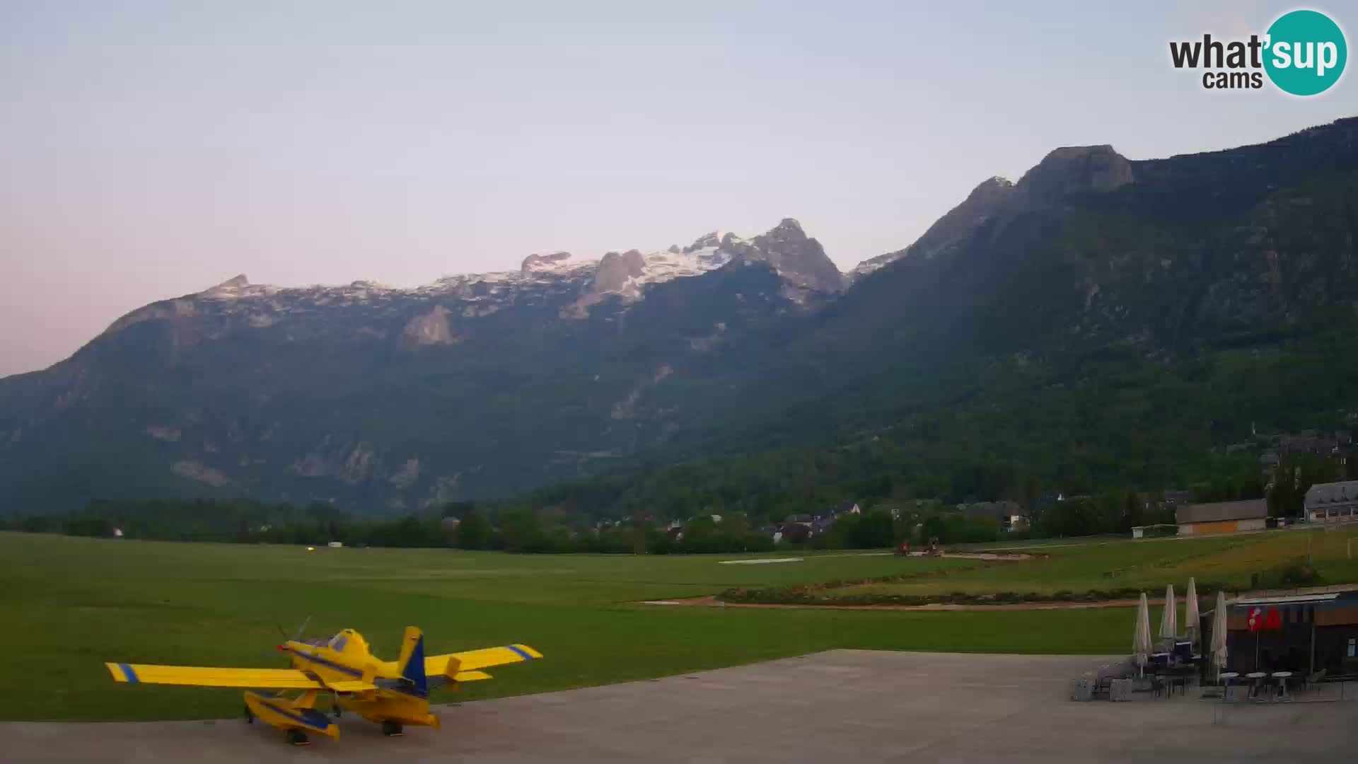 Live webcam Bovec airport – View to Kanin