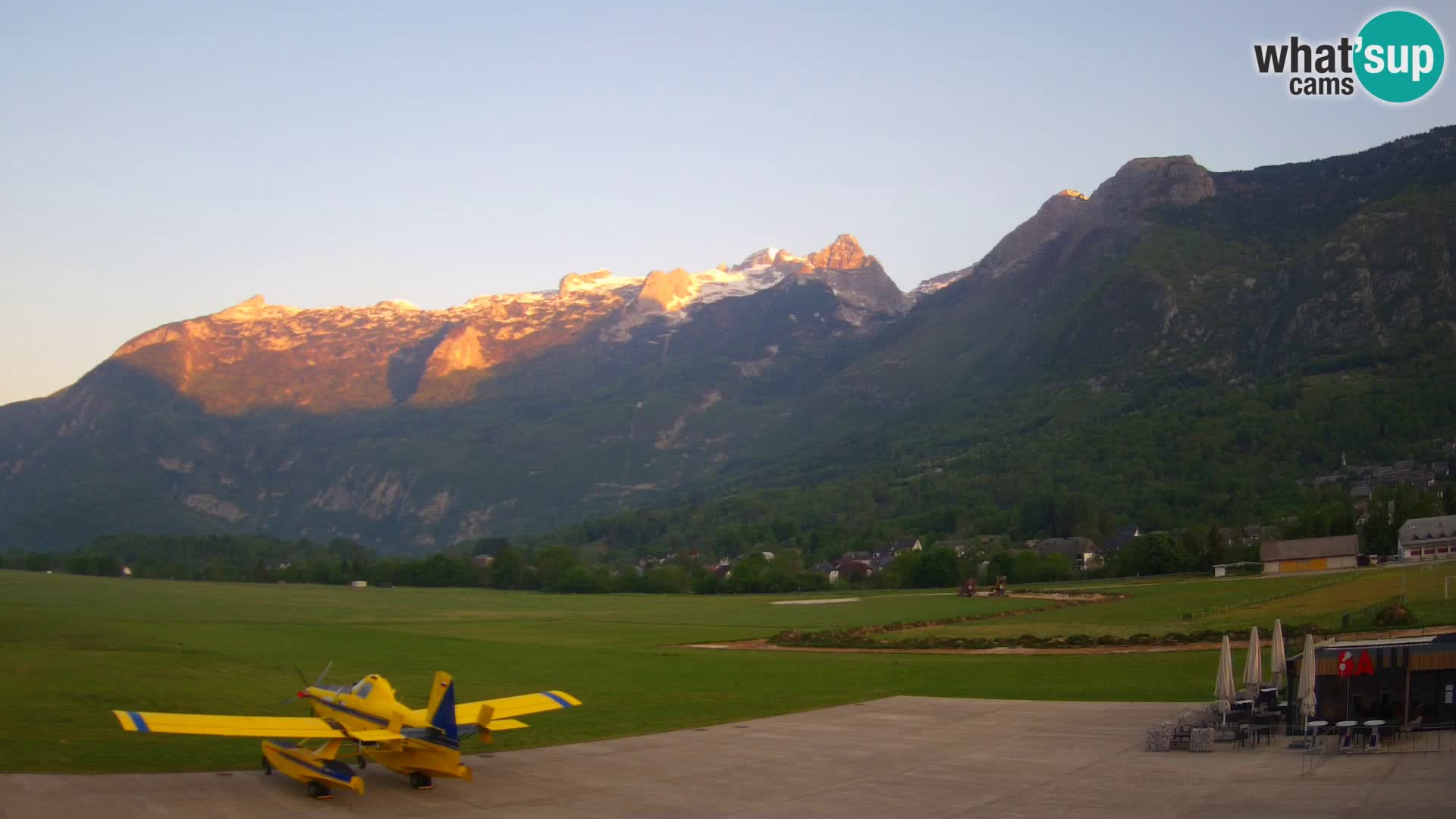 Live webcam Bovec airport – View to Kanin