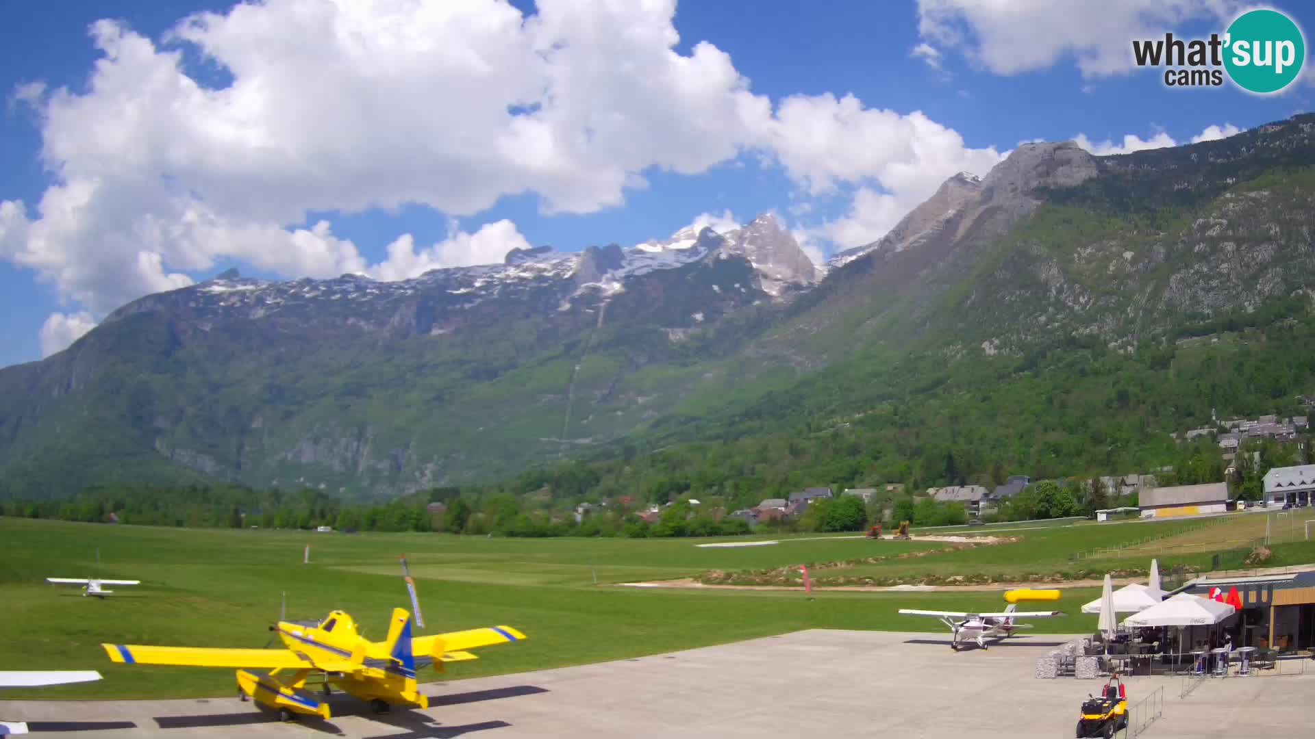 Live webcam Bovec airport – View to Kanin