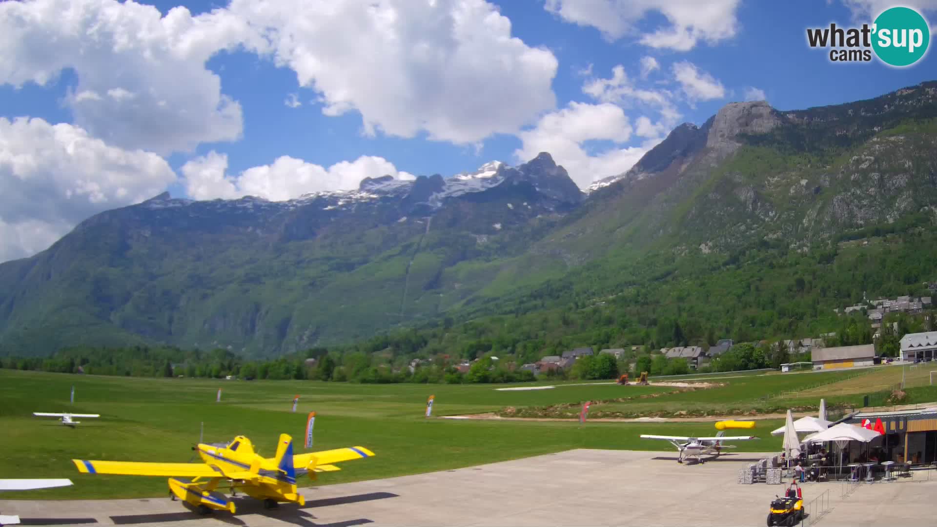Live webcam Bovec airport – View to Kanin