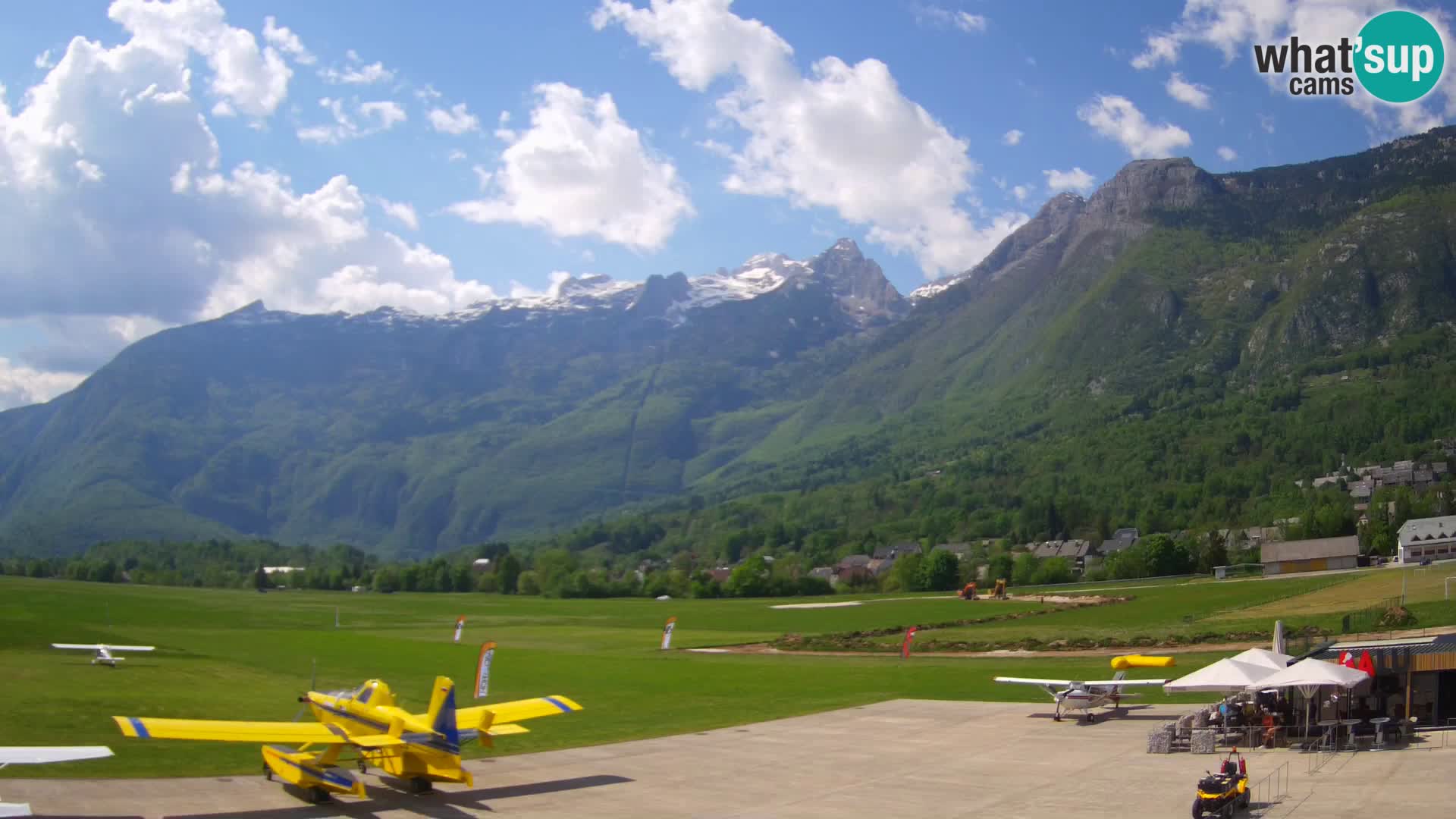 Live webcam Bovec airport – View to Kanin
