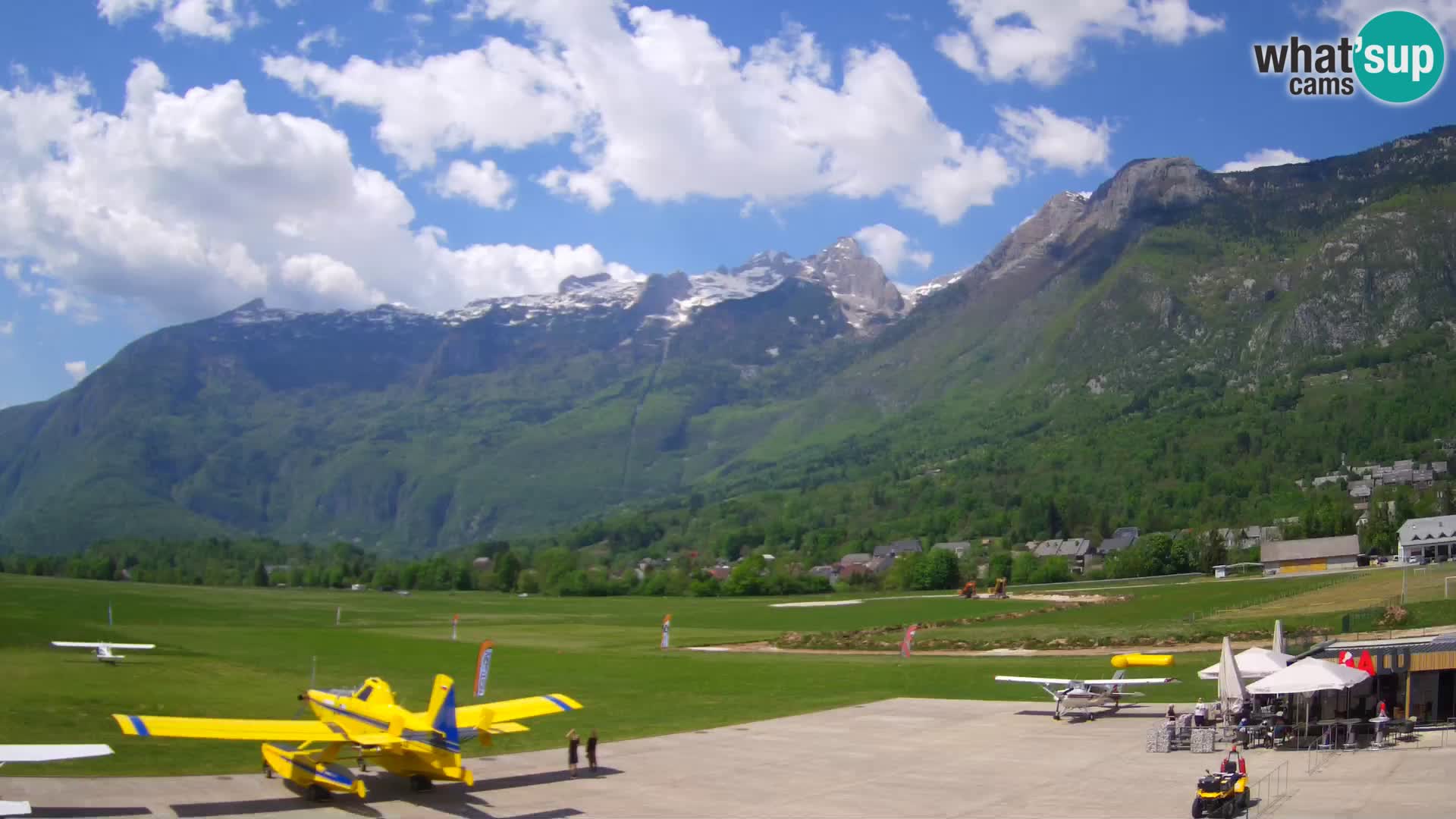Cámara web en vivo Aeropuerto de Bovec – Vista a Kanin