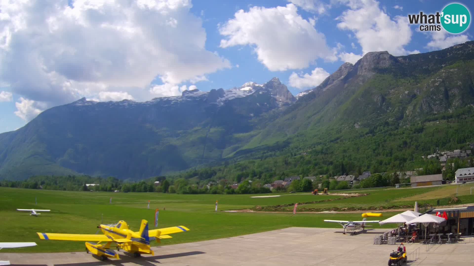 Cámara web en vivo Aeropuerto de Bovec – Vista a Kanin