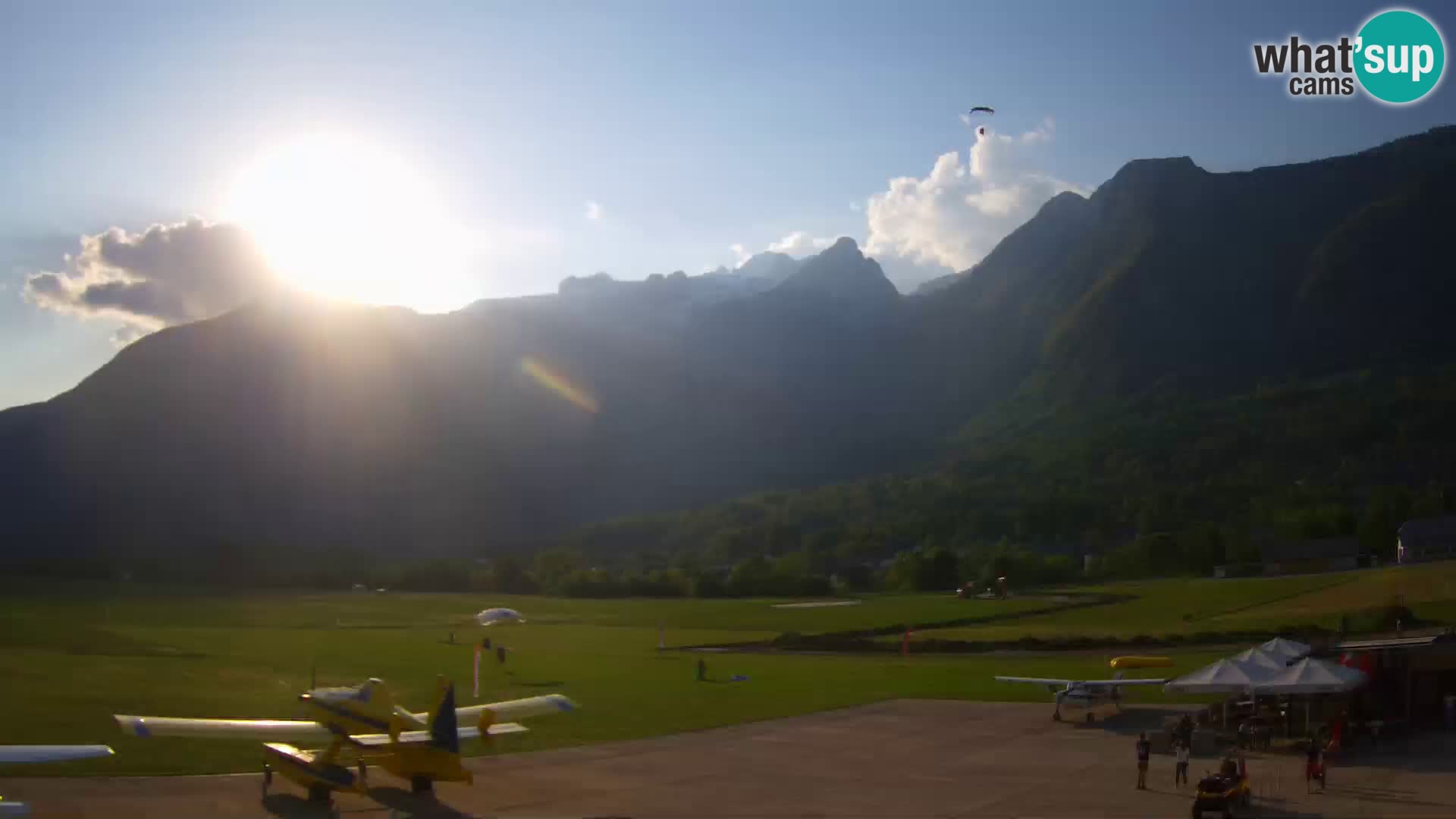 Webcam en direct Aéroport de Bovec – Vue sur Kanin