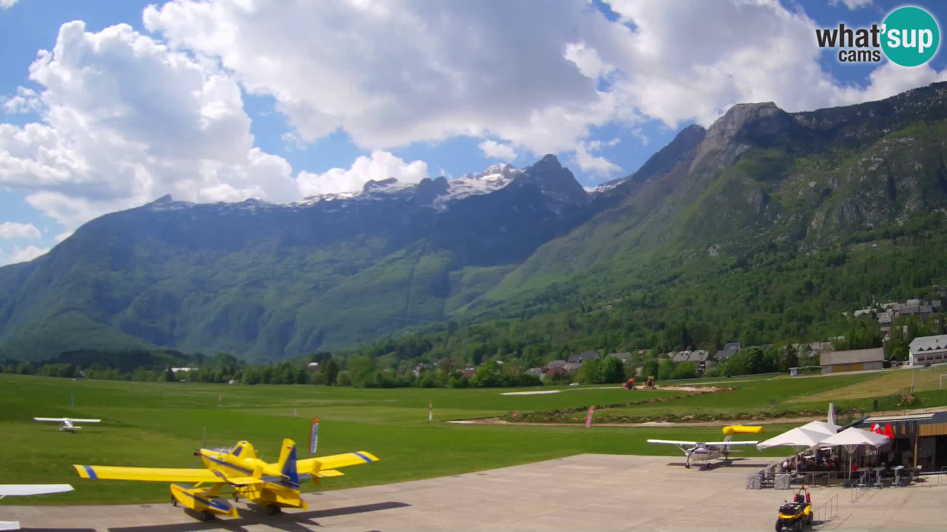 Live webcam Bovec airport – View to Kanin