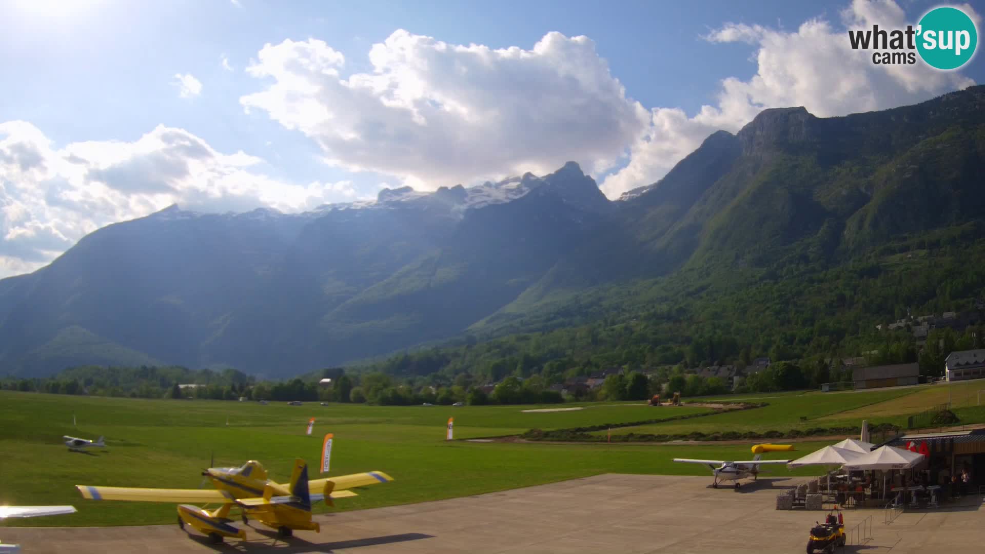 Cámara web en vivo Aeropuerto de Bovec – Vista a Kanin
