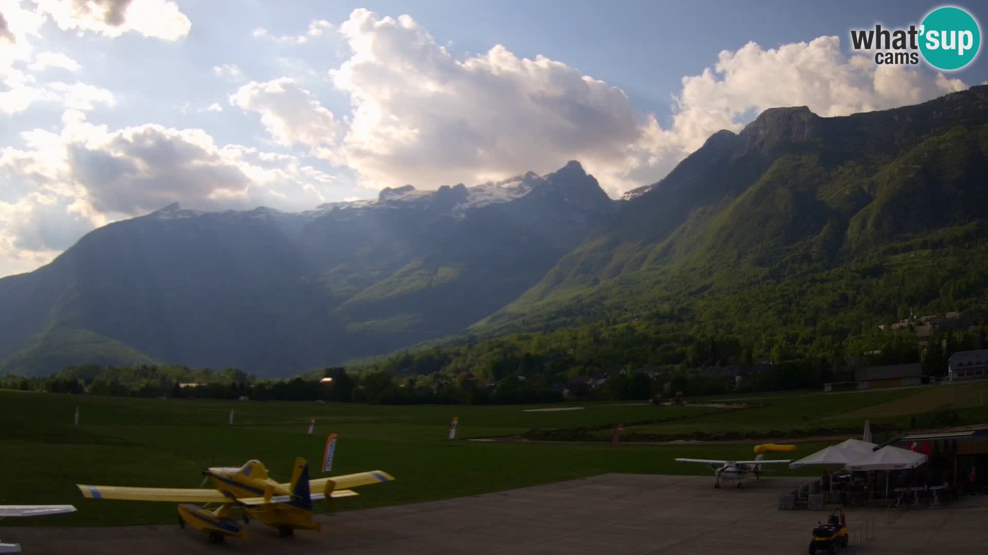 Cámara web en vivo Aeropuerto de Bovec – Vista a Kanin