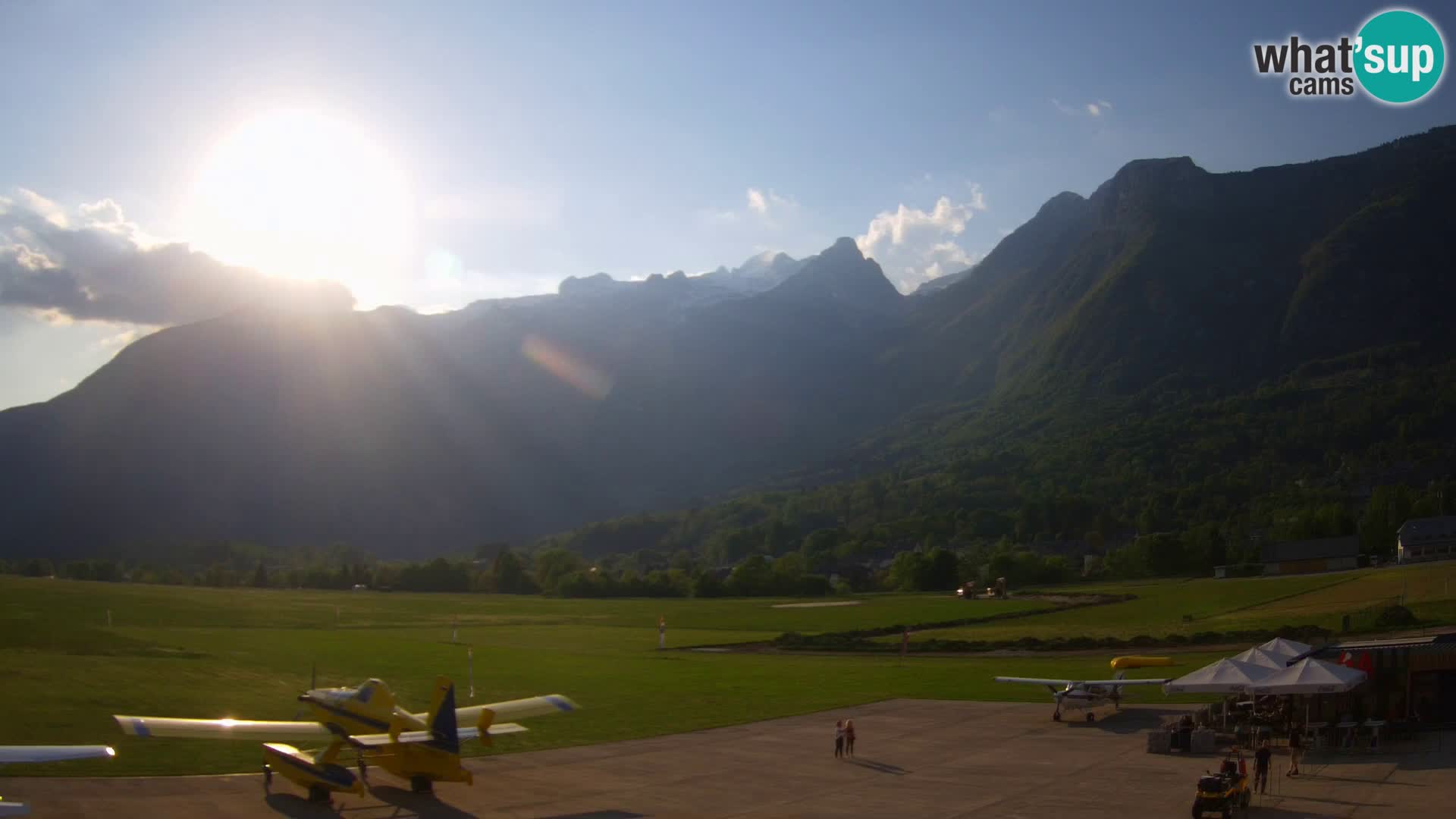 Cámara web en vivo Aeropuerto de Bovec – Vista a Kanin