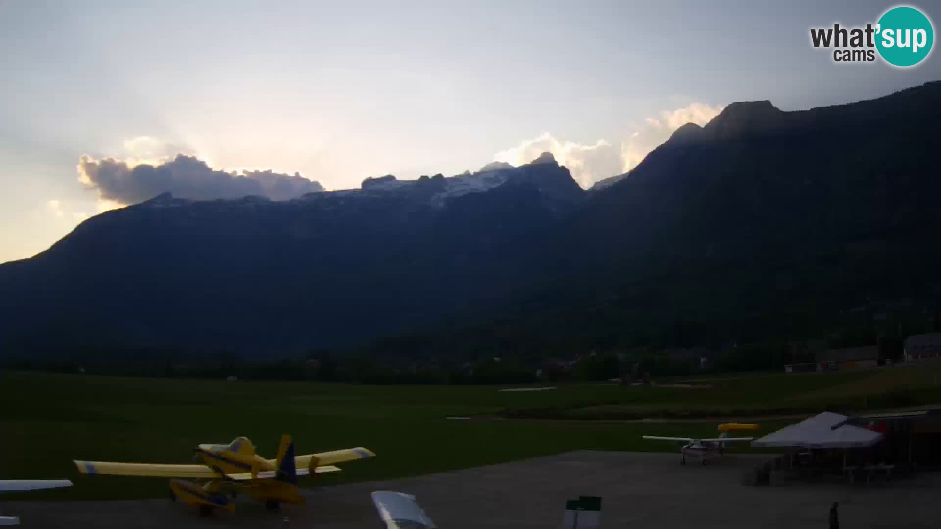 Cámara web en vivo Aeropuerto de Bovec – Vista a Kanin