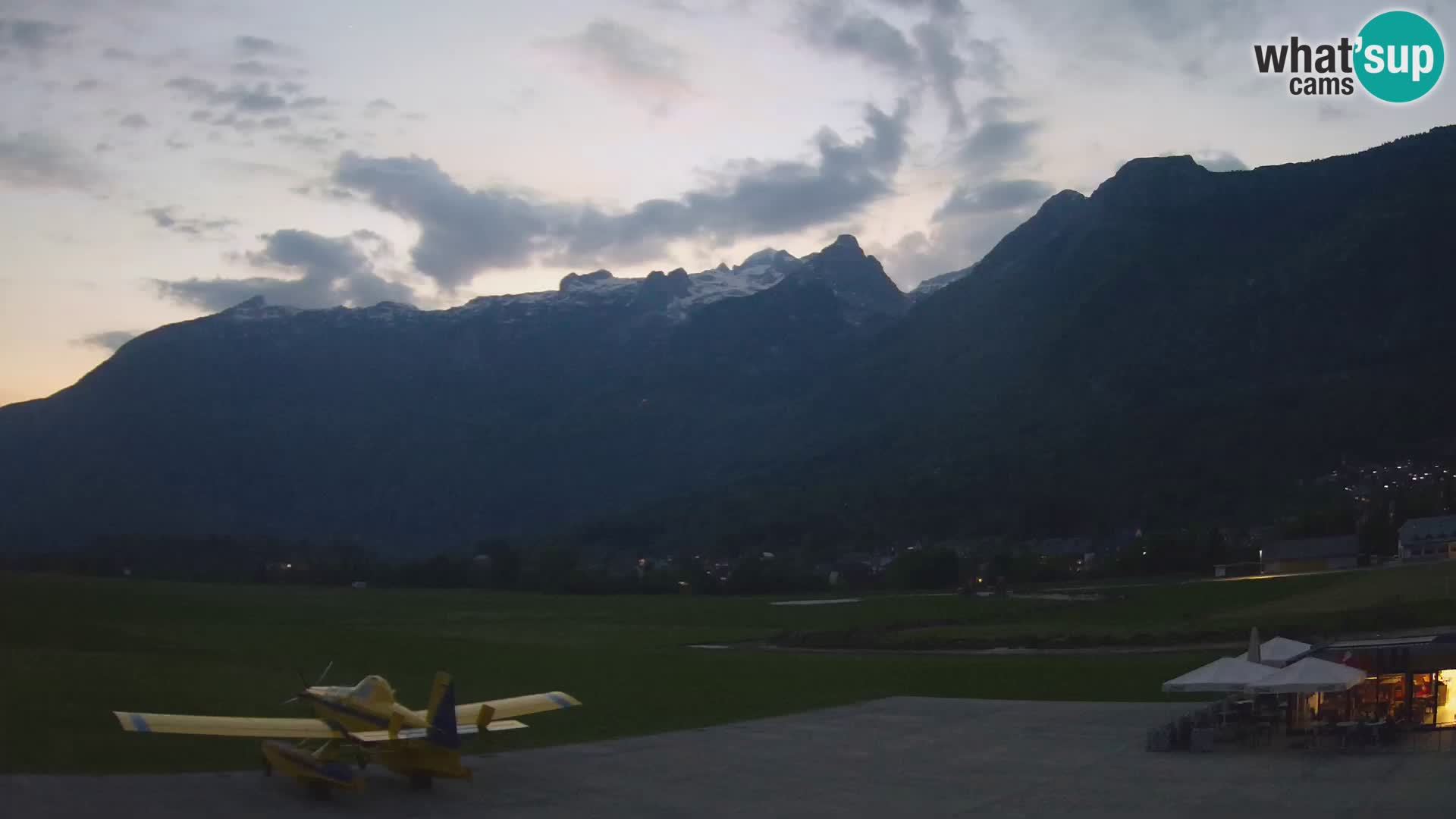 Live webcam Bovec airport – View to Kanin
