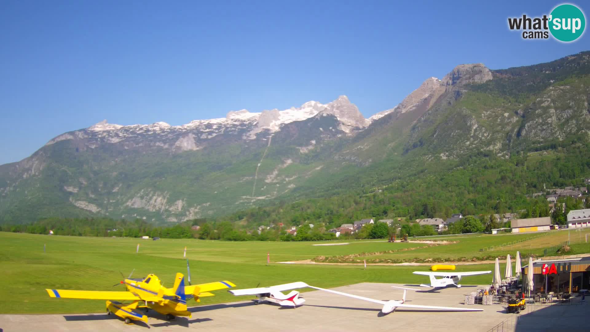 Web kamera uživo Zračna luka Bovec – Pogled na Kanin
