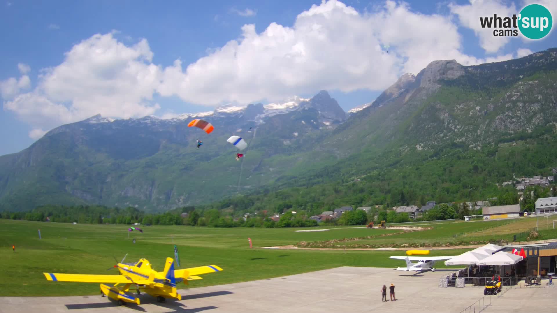 Cámara web en vivo Aeropuerto de Bovec – Vista a Kanin