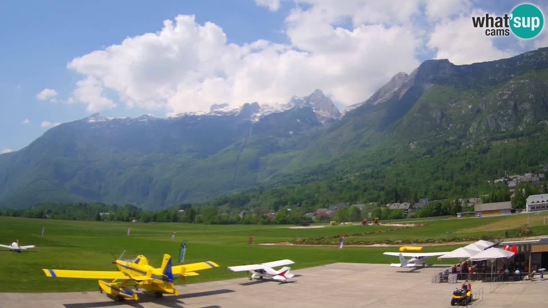 Live webcam Bovec airport – View to Kanin
