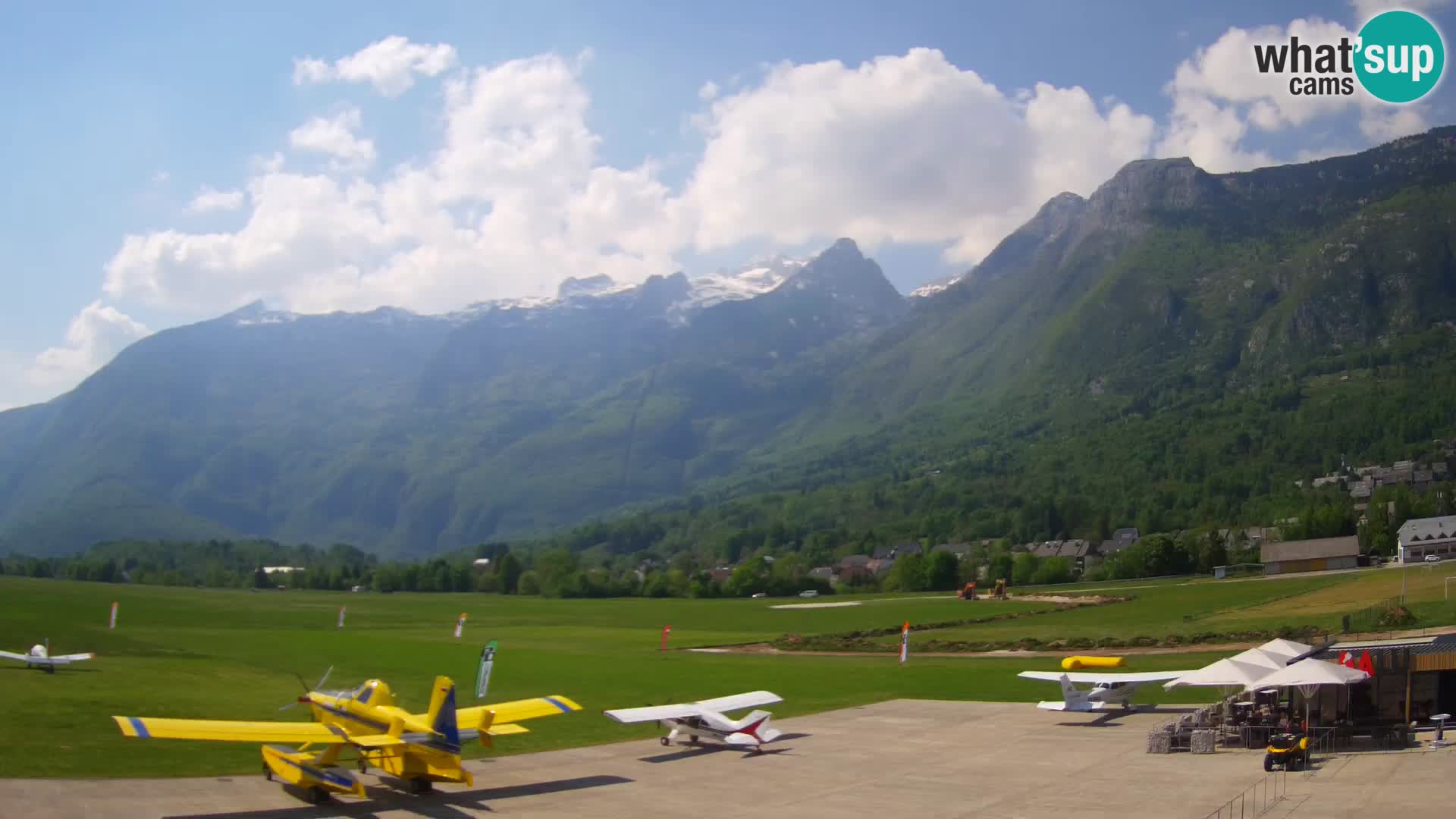 Cámara web en vivo Aeropuerto de Bovec – Vista a Kanin