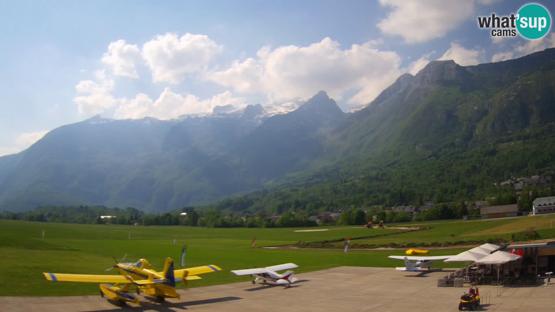 Cámara web en vivo Aeropuerto de Bovec – Vista a Kanin