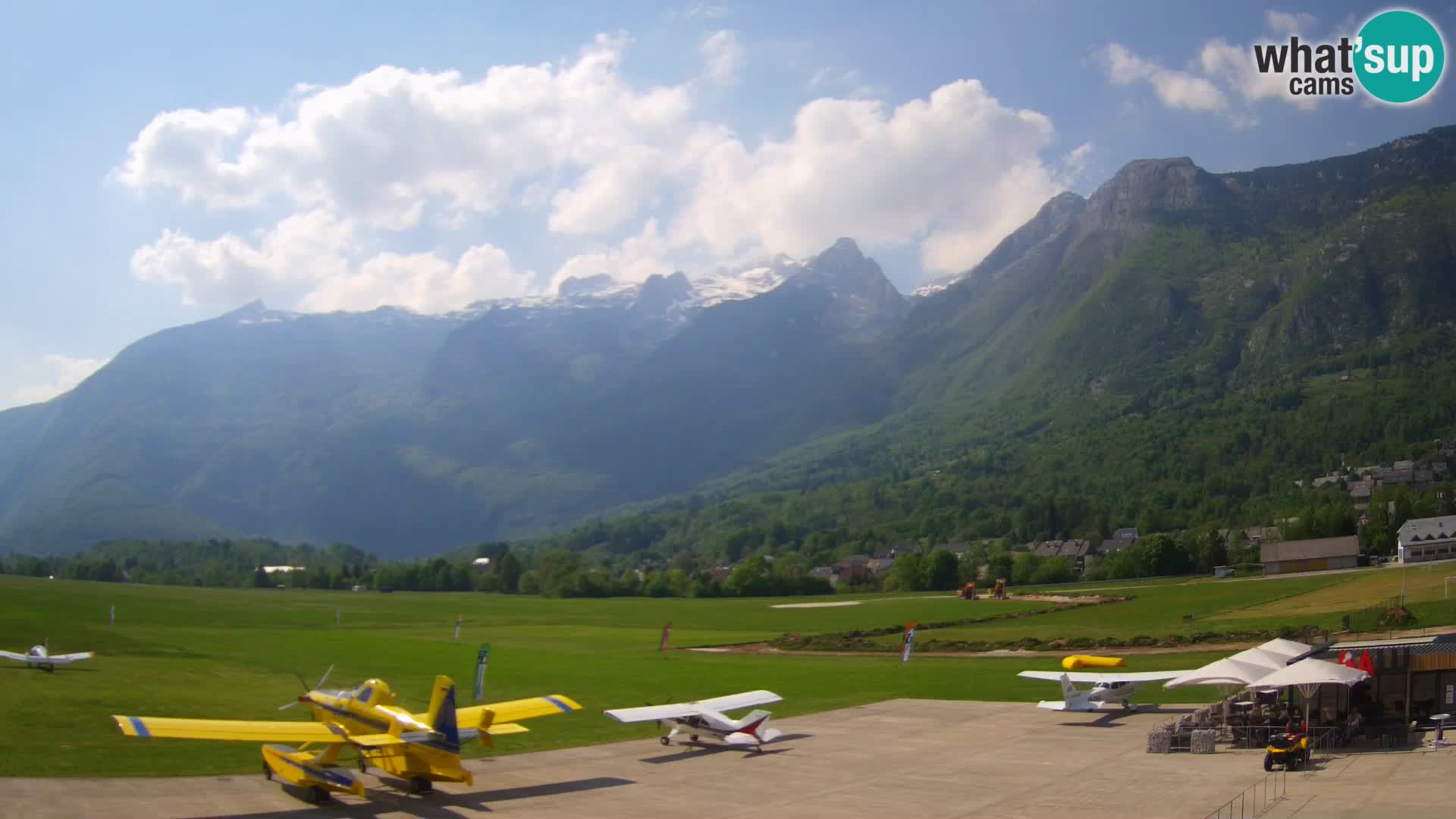 Cámara web en vivo Aeropuerto de Bovec – Vista a Kanin