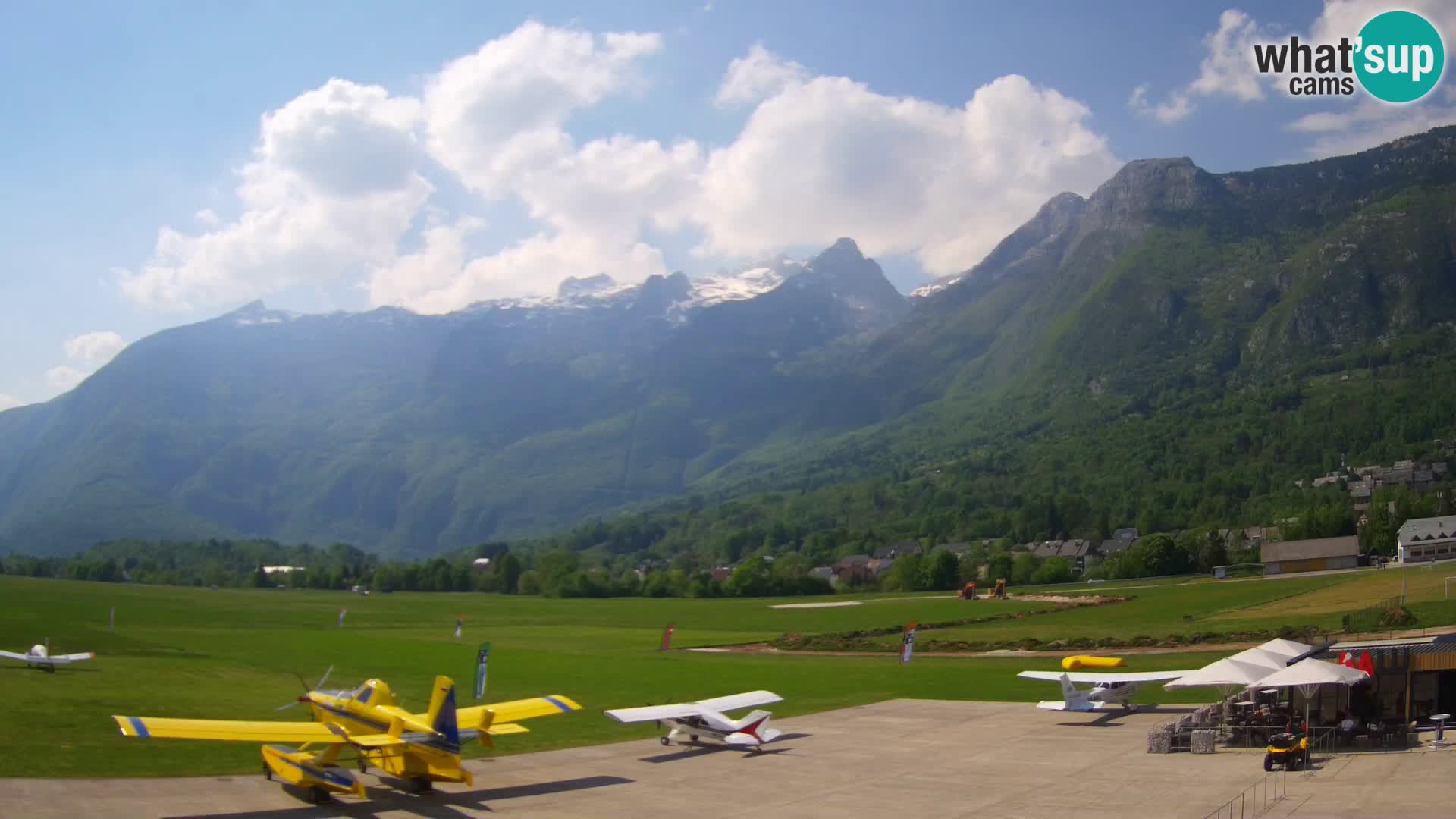 Webcam en direct Aéroport de Bovec – Vue sur Kanin