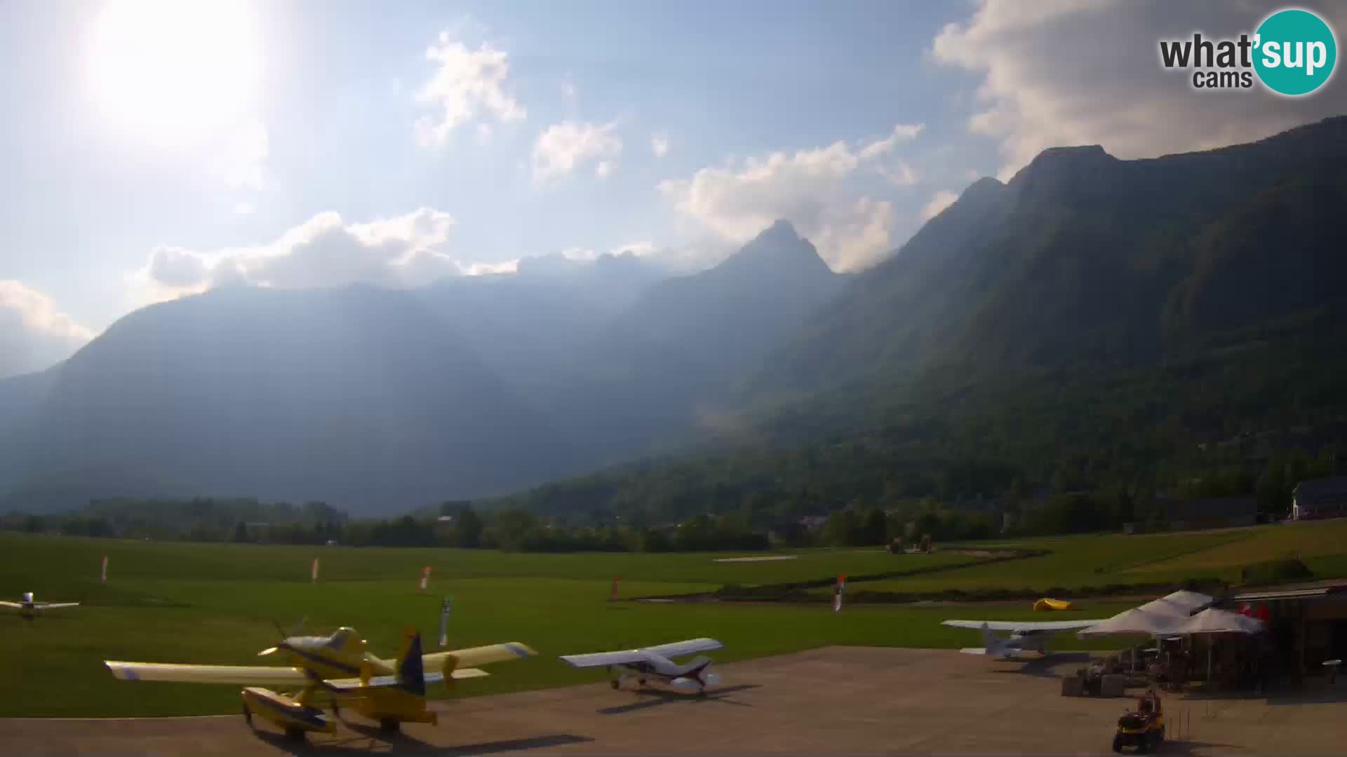 Live webcam Bovec airport – View to Kanin
