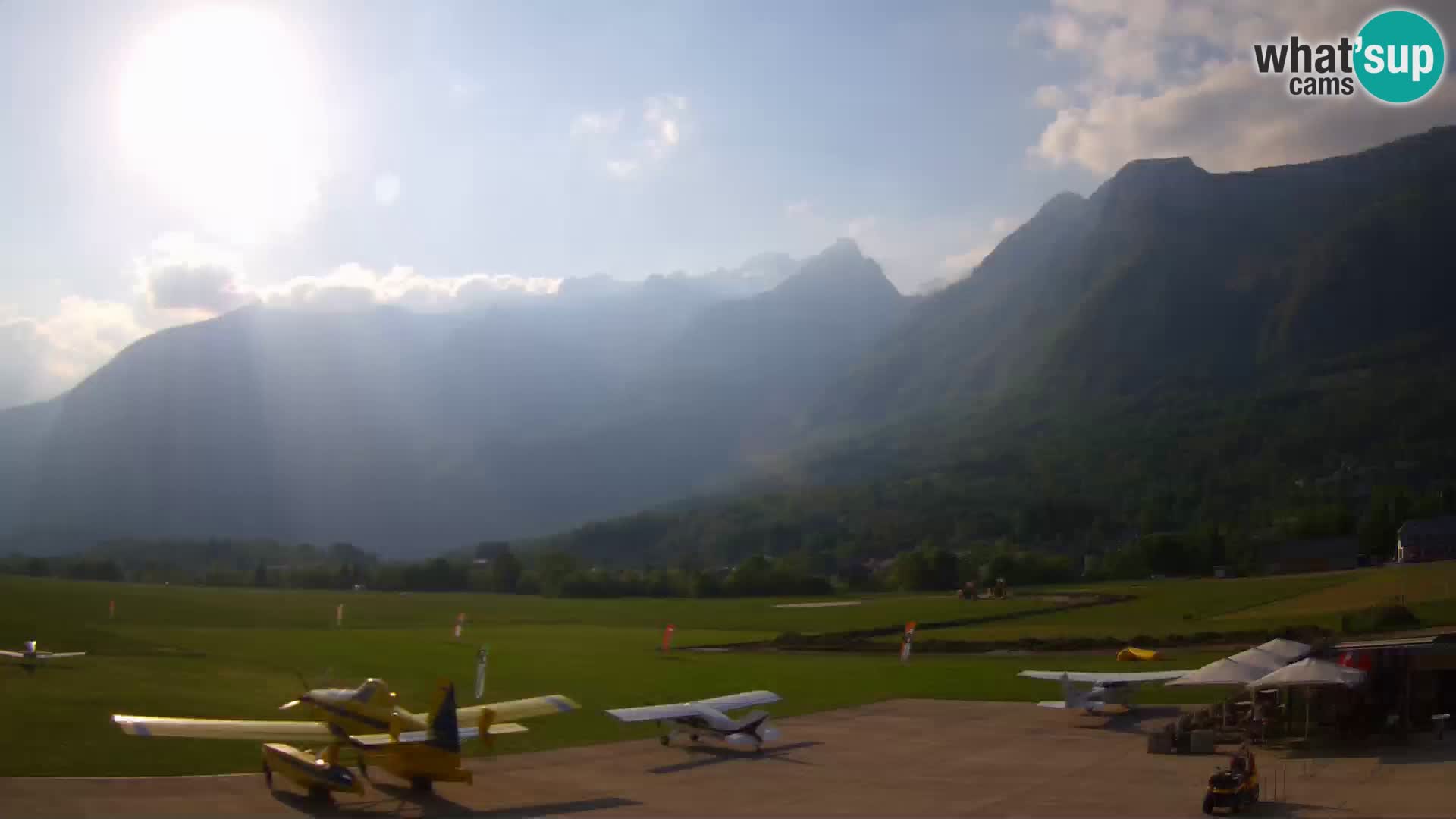 Live webcam Bovec airport – View to Kanin