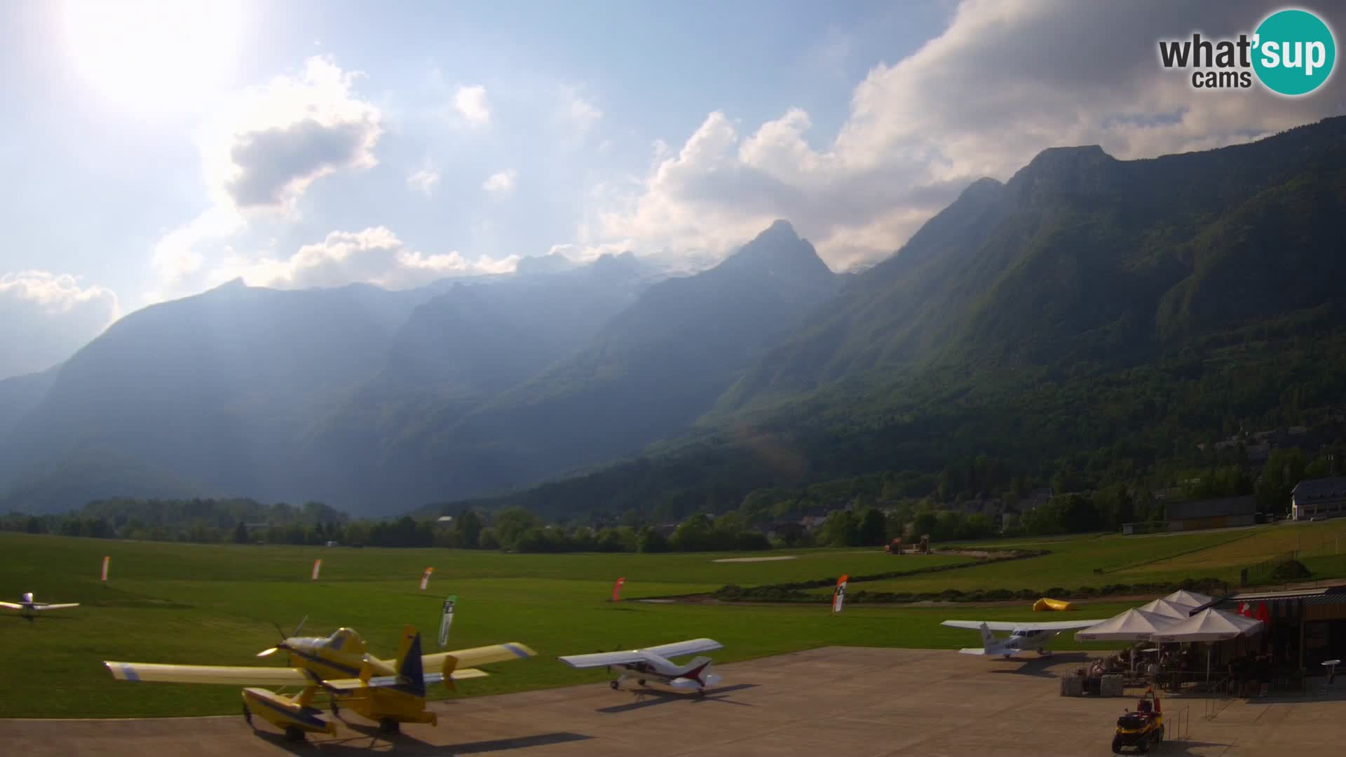 Live webcam Bovec airport – View to Kanin